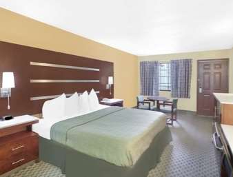 Days Inn by Wyndham Fayetteville