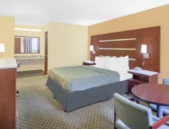 Days Inn by Wyndham Fayetteville