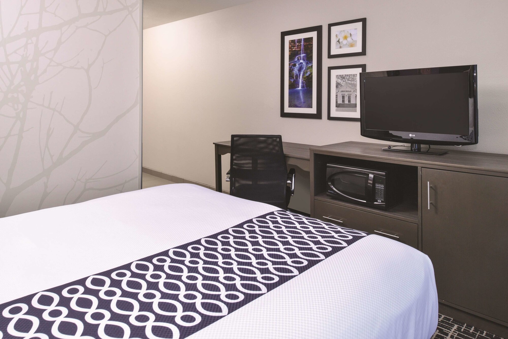 La Quinta Inn & Suites by Wyndham Fayetteville