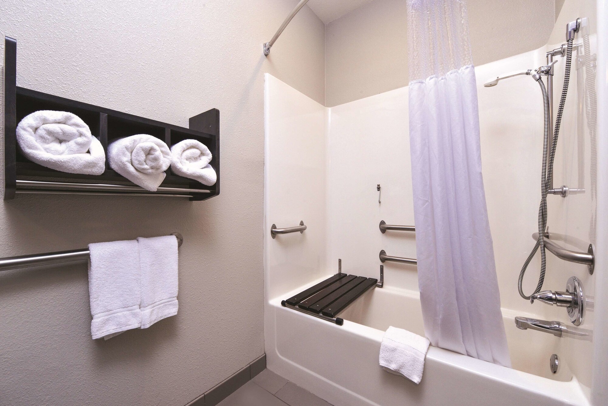 La Quinta Inn & Suites by Wyndham Fayetteville