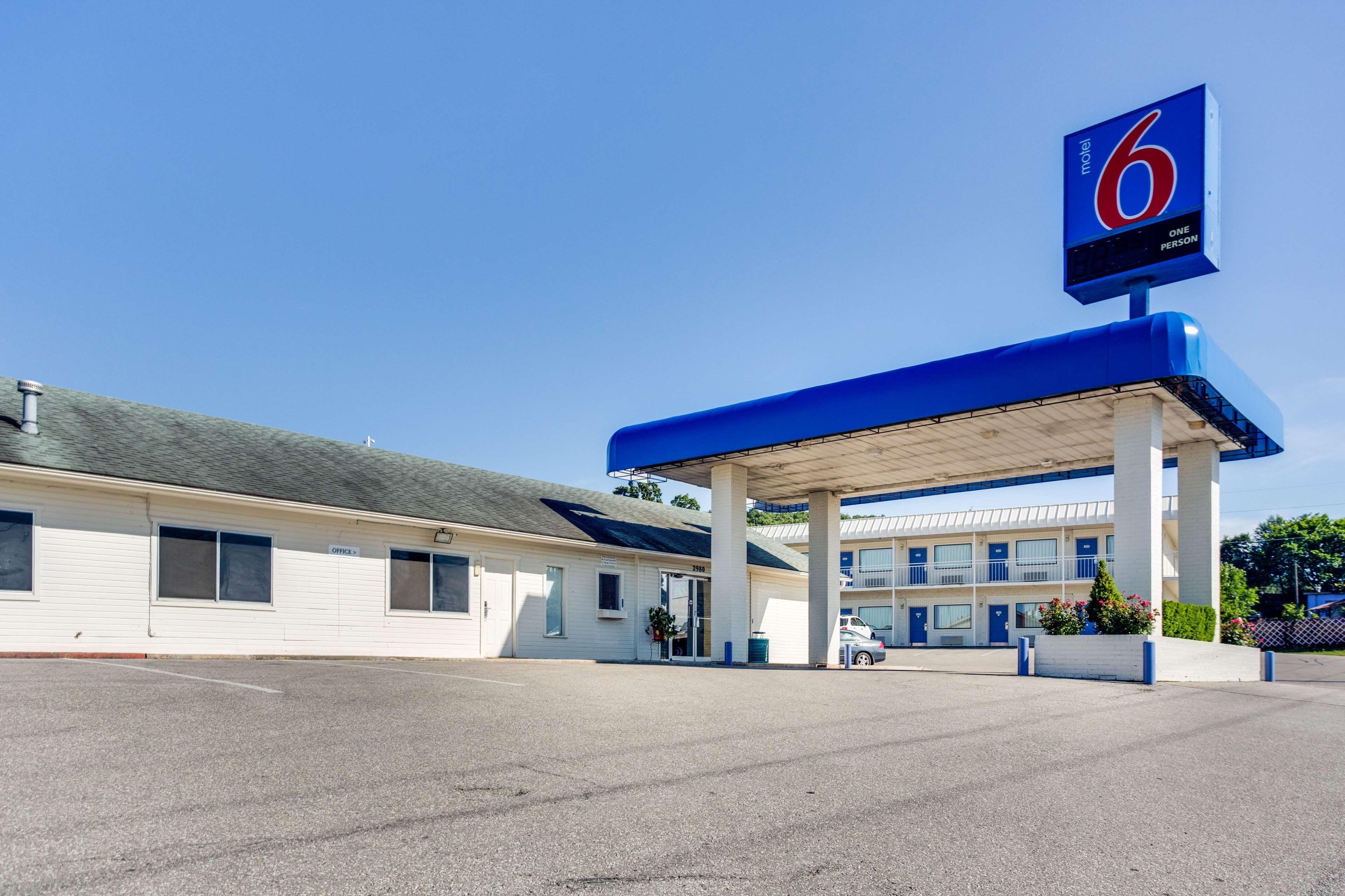Motel 6 Fayetteville, AR