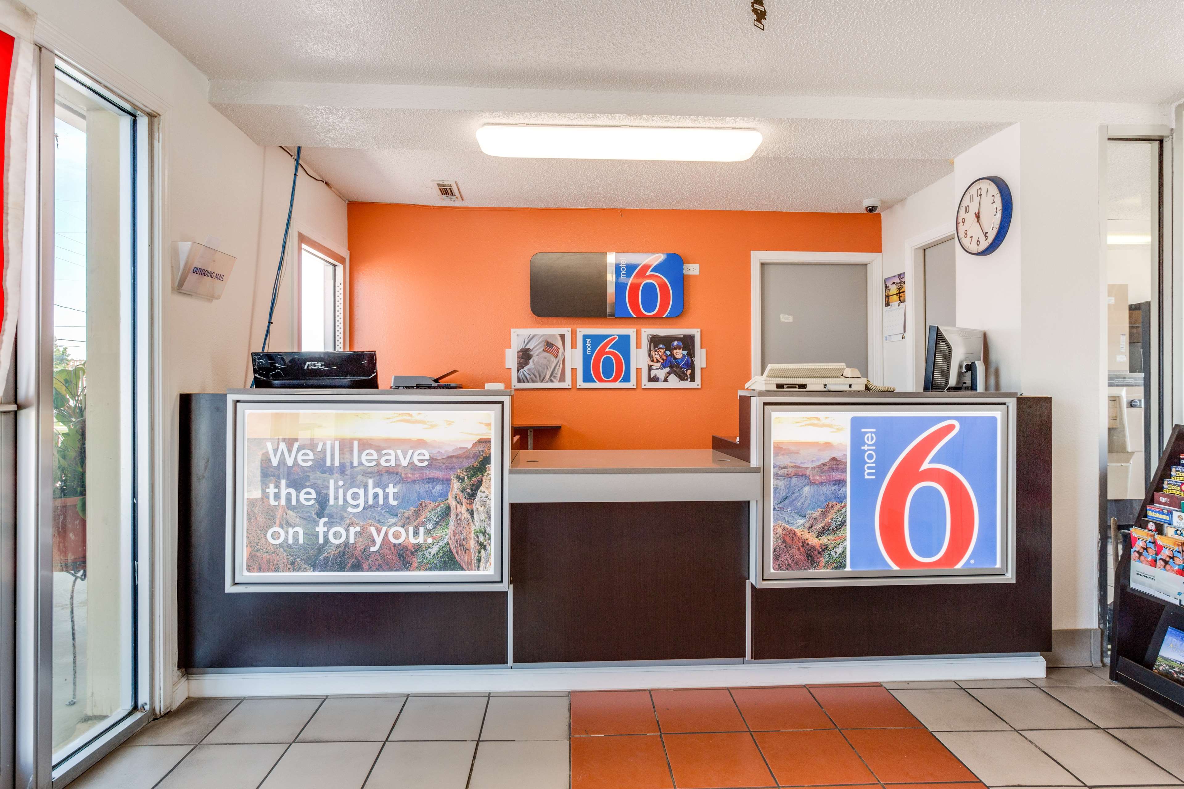 Motel 6 Fayetteville, AR
