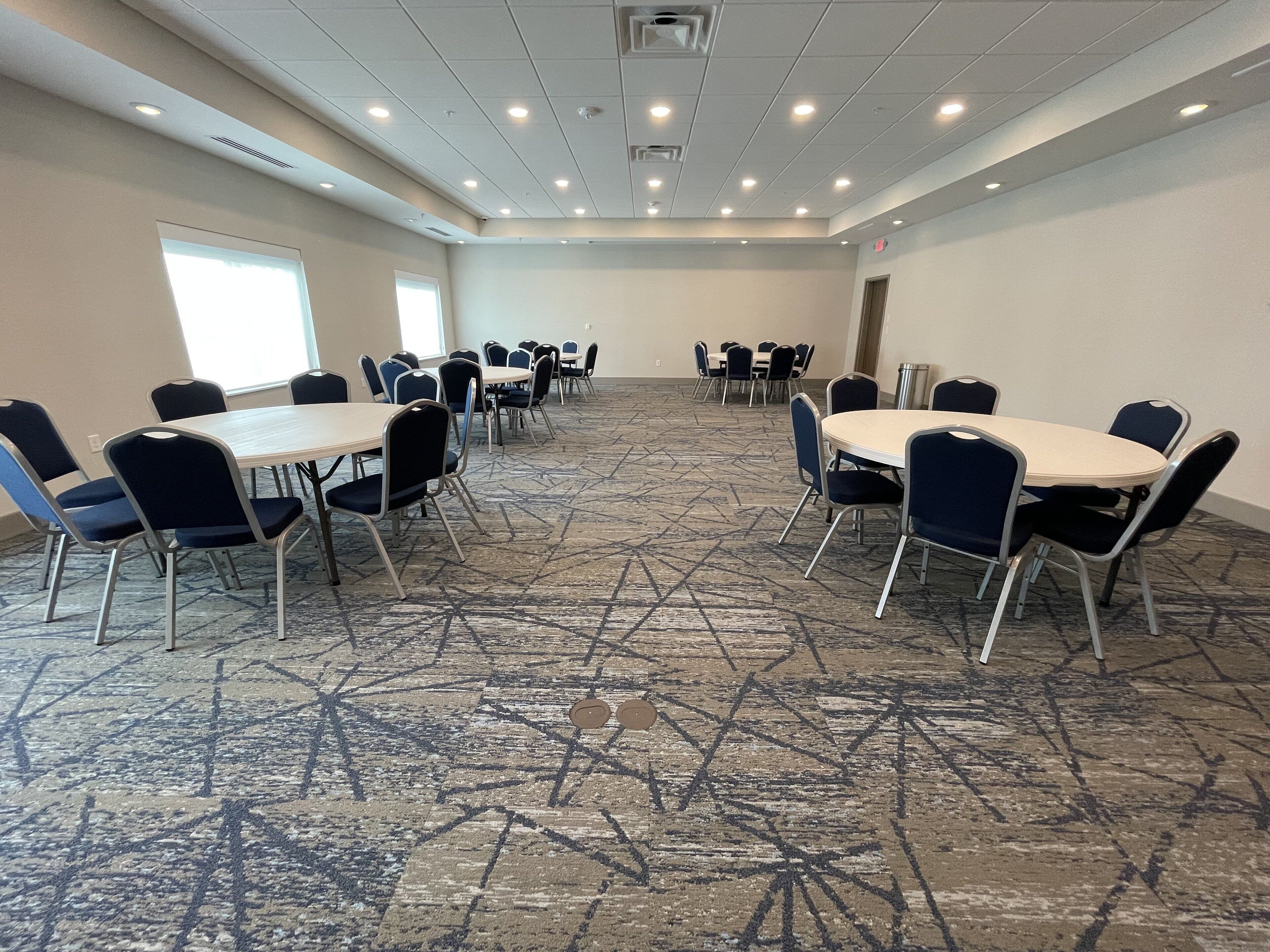 Holiday Inn Express & Suites Ft. Smith - Airport