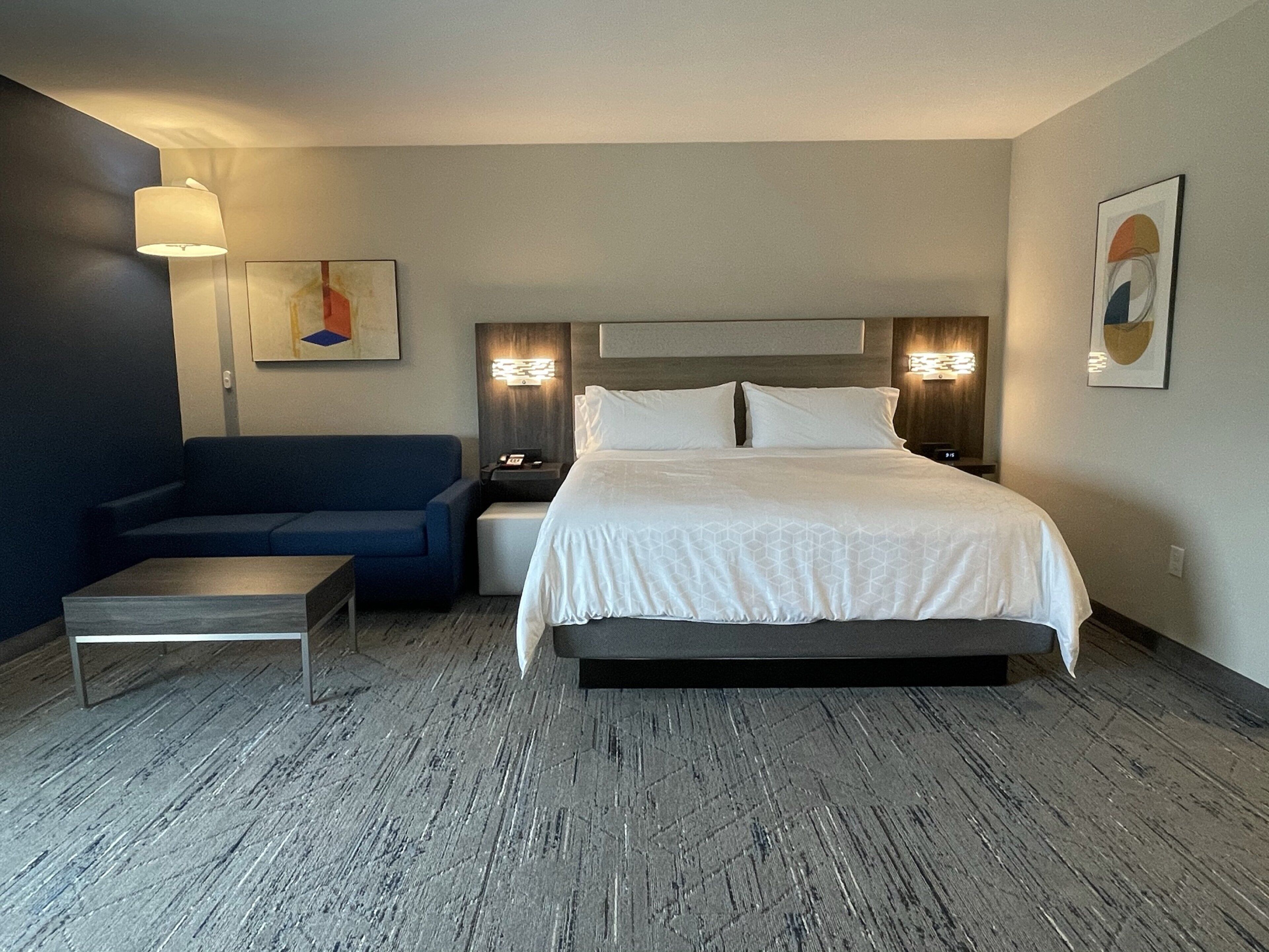 Holiday Inn Express & Suites Ft. Smith - Airport