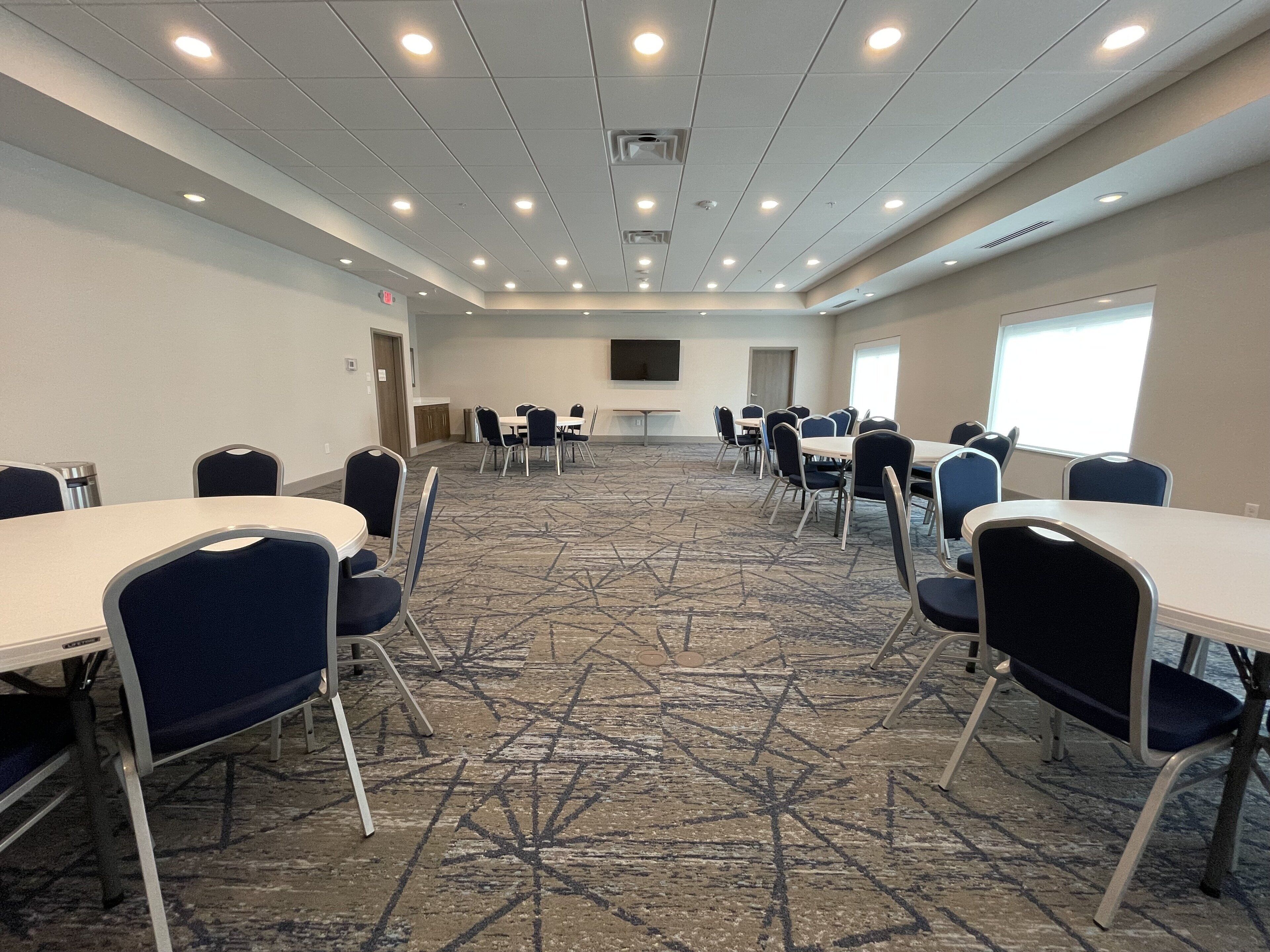 Holiday Inn Express & Suites Ft. Smith - Airport