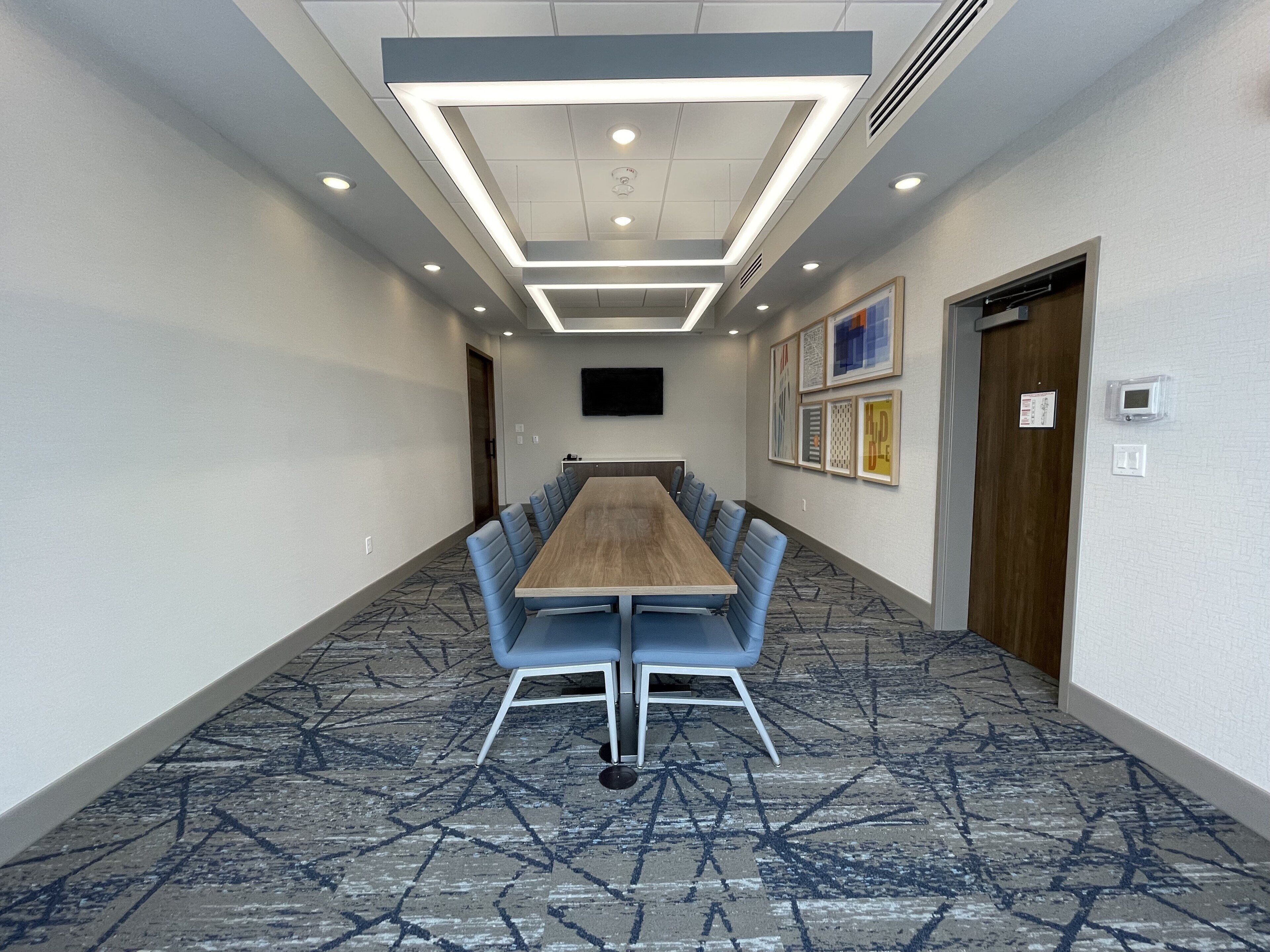 Holiday Inn Express & Suites Ft. Smith - Airport