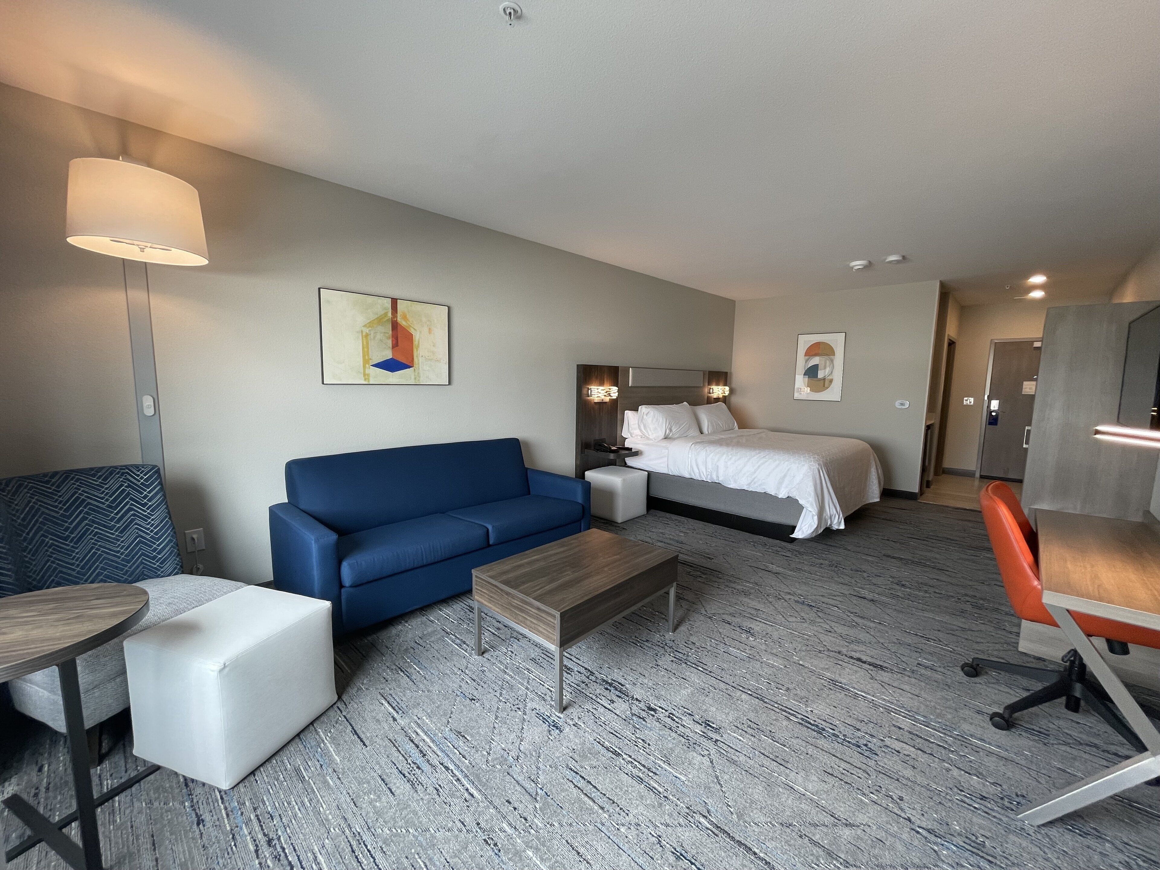 Holiday Inn Express & Suites Ft. Smith - Airport