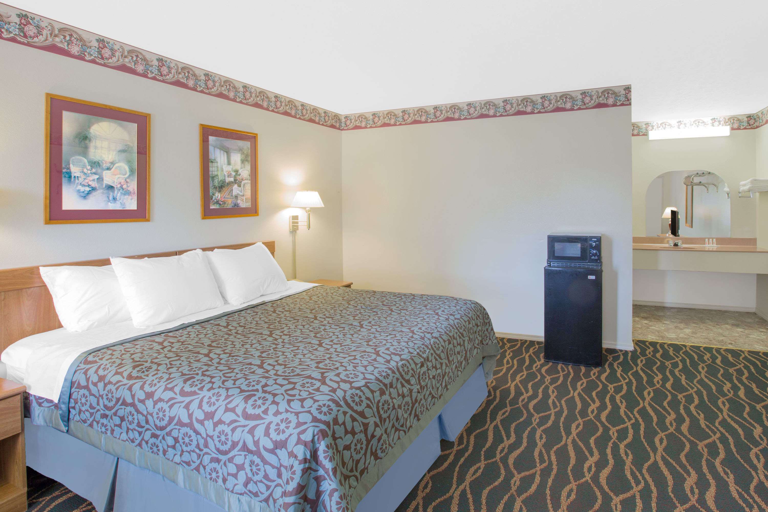Days Inn by Wyndham Hardy