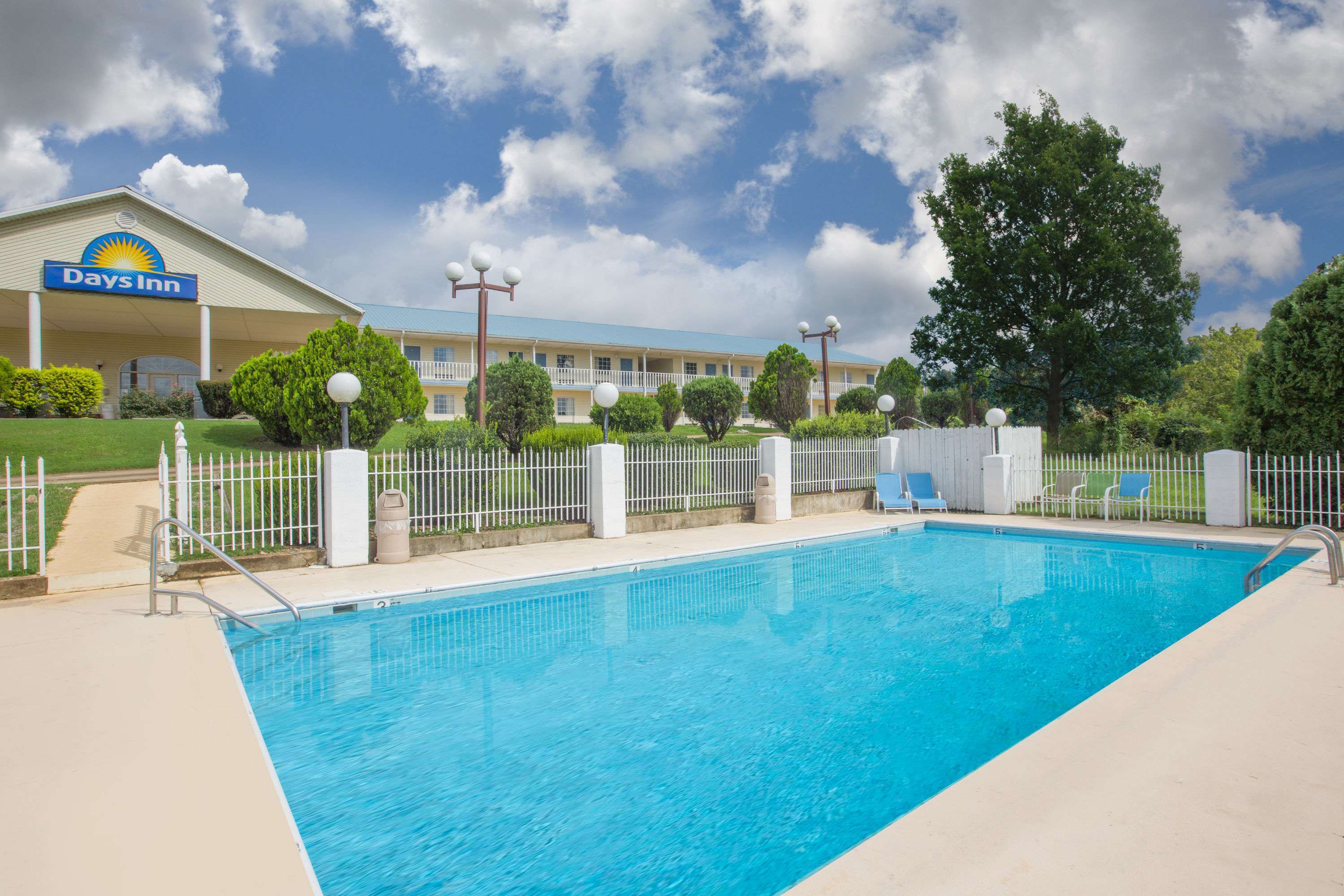 Days Inn by Wyndham Hardy