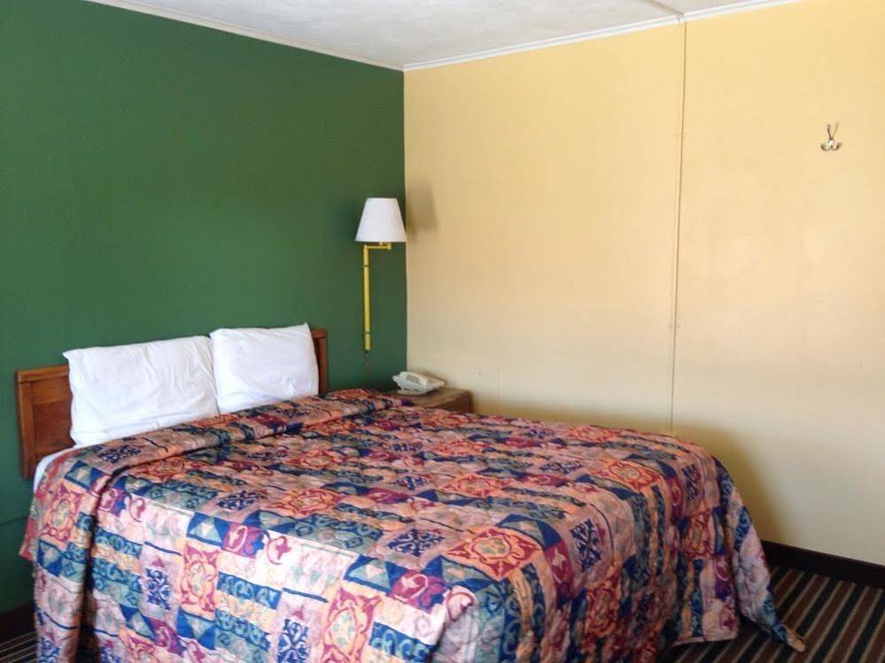 Family Budget Inn Harrison