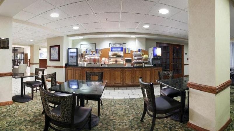 Holiday Inn Express & Suites Harrison