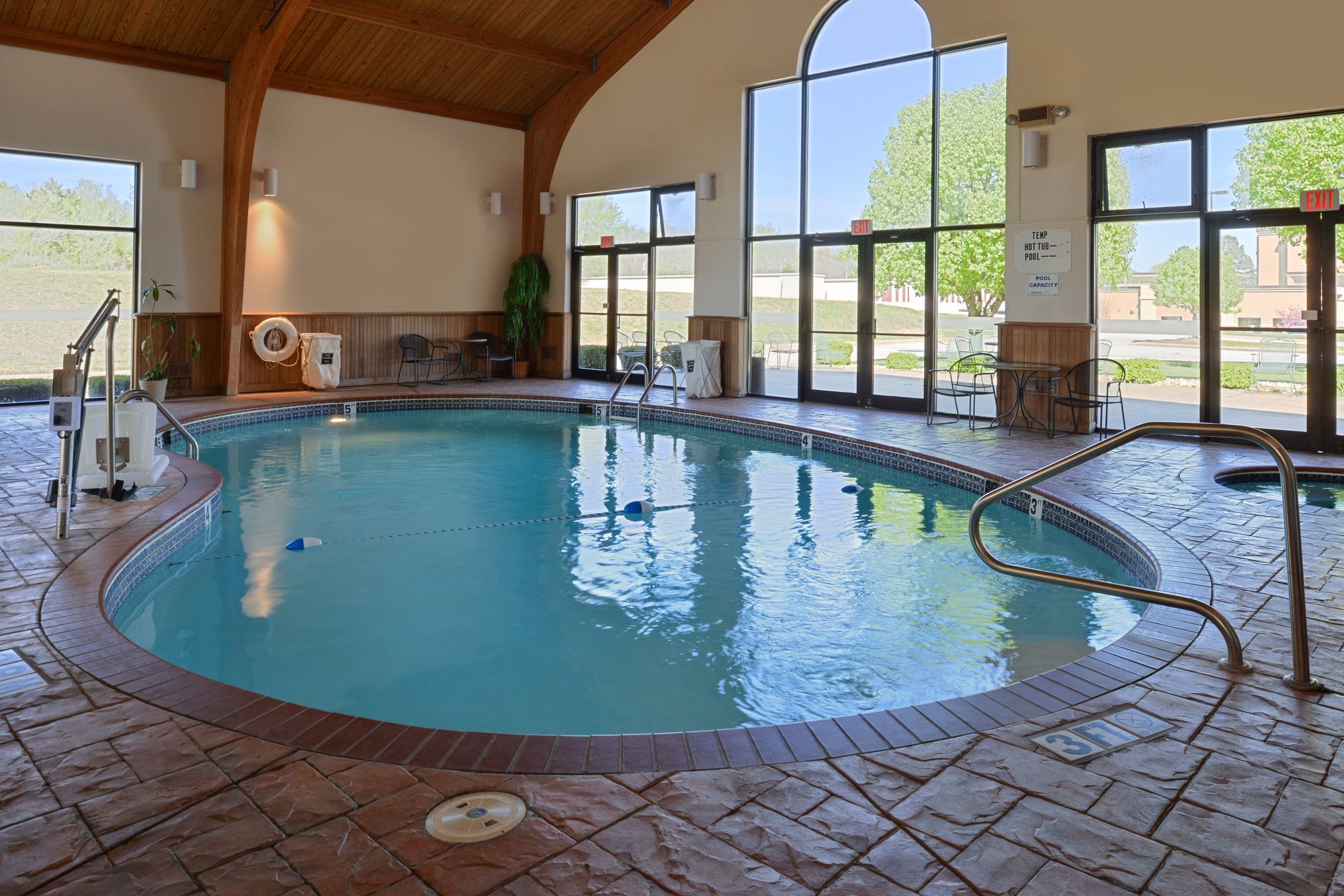 Holiday Inn Express & Suites Harrison