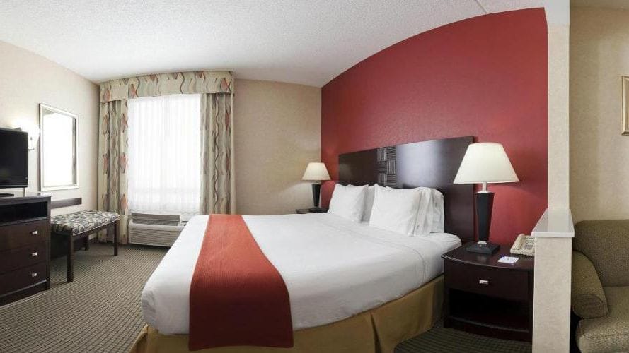 Holiday Inn Express & Suites Harrison