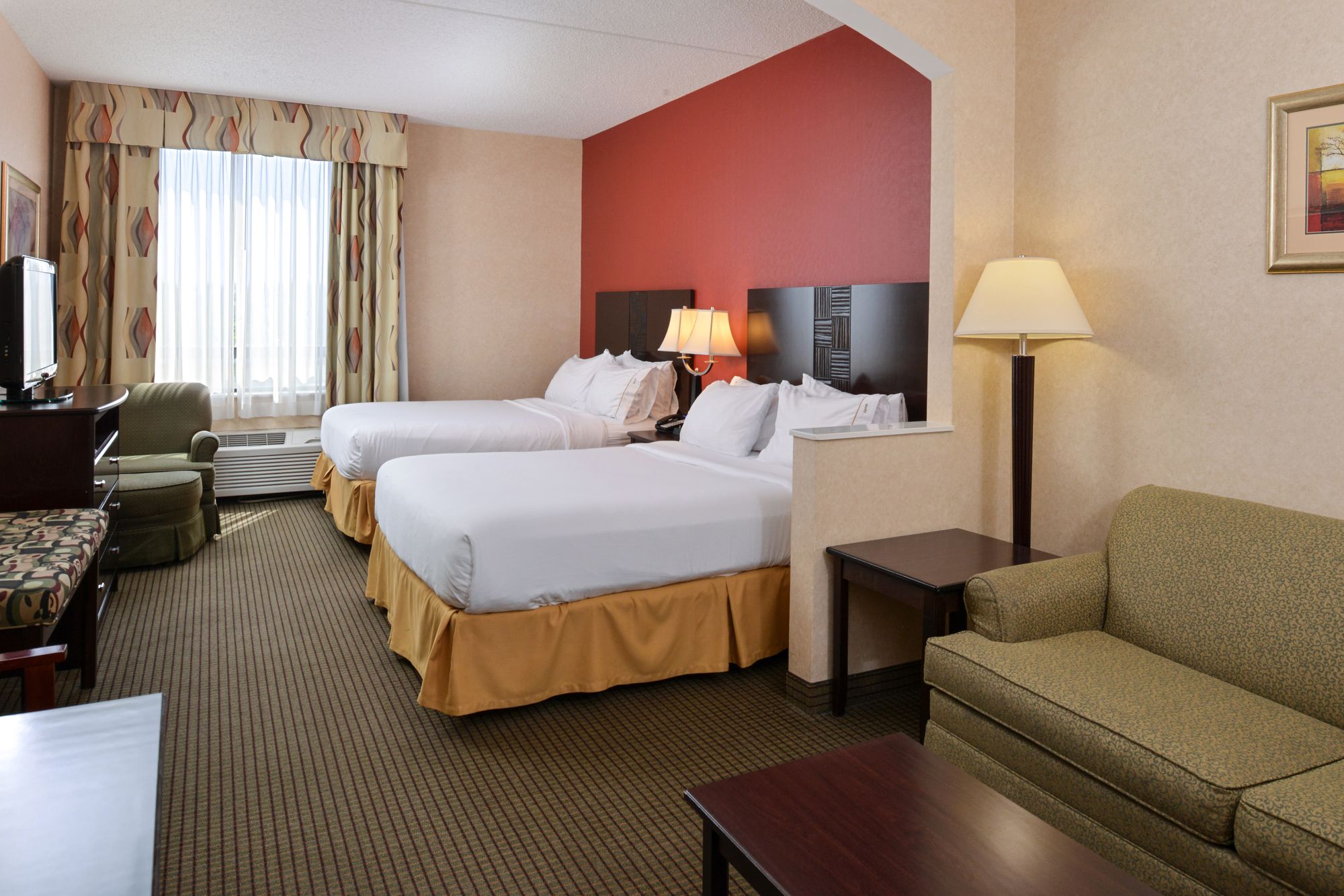 Holiday Inn Express & Suites Harrison