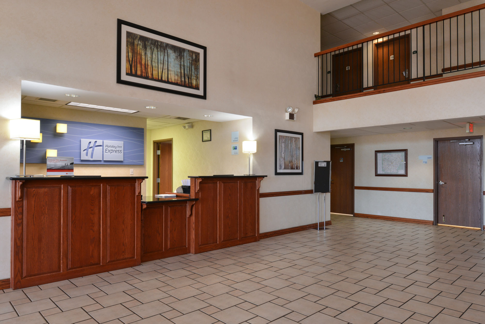 Holiday Inn Express & Suites Harrison