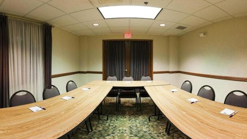 Holiday Inn Express & Suites Harrison