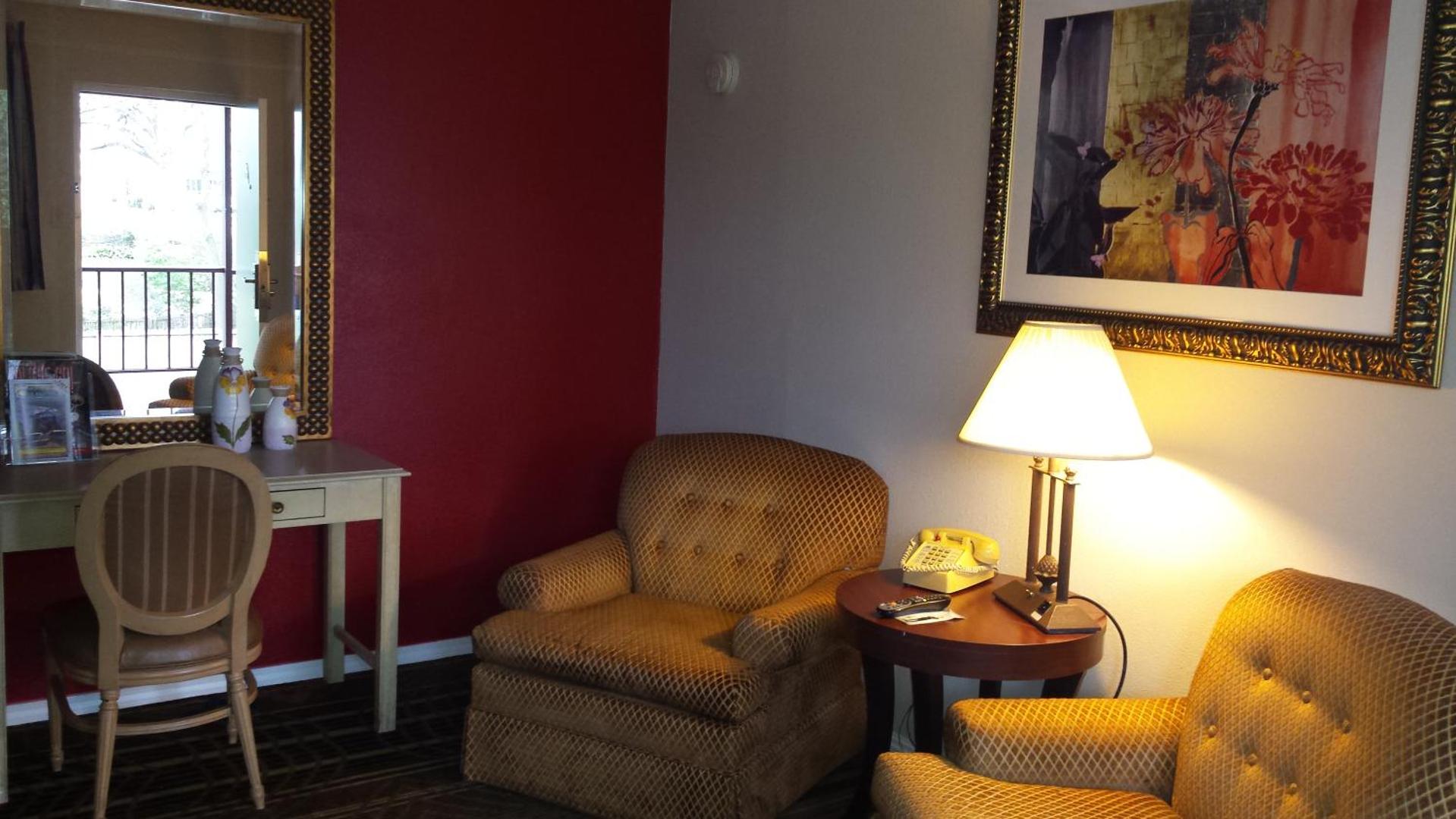 Days Inn by Wyndham Hot Springs