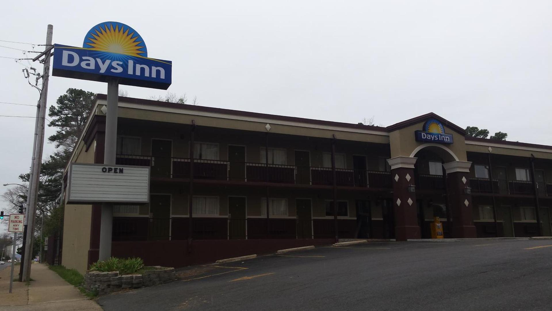 Days Inn by Wyndham Hot Springs
