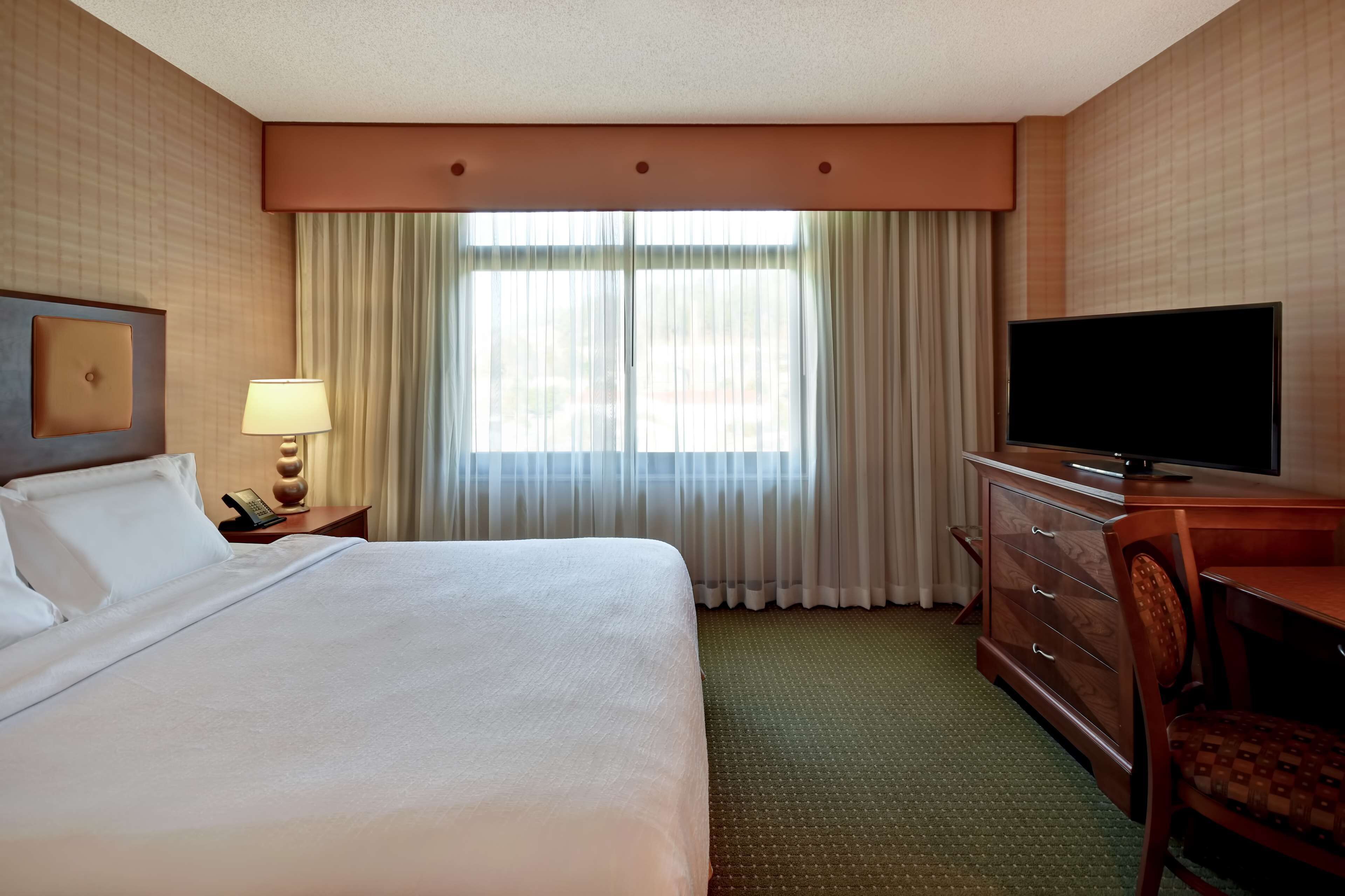 Embassy Suites by Hilton Hot Springs Hotel & Spa