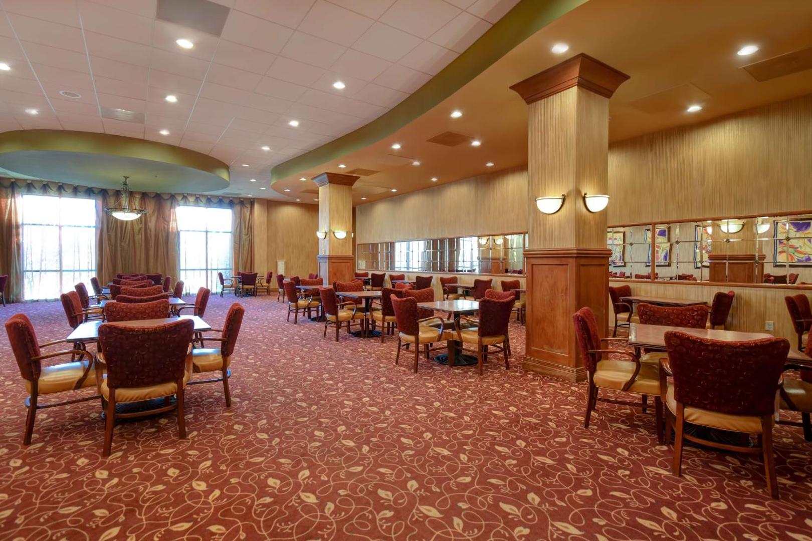 Embassy Suites by Hilton Hot Springs Hotel & Spa