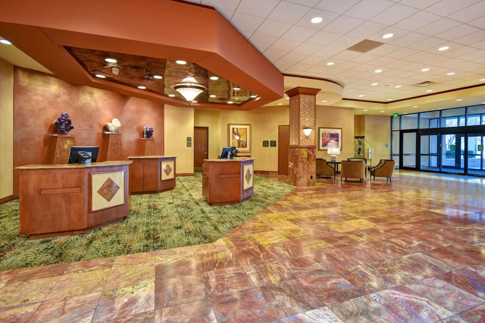 Embassy Suites by Hilton Hot Springs Hotel & Spa