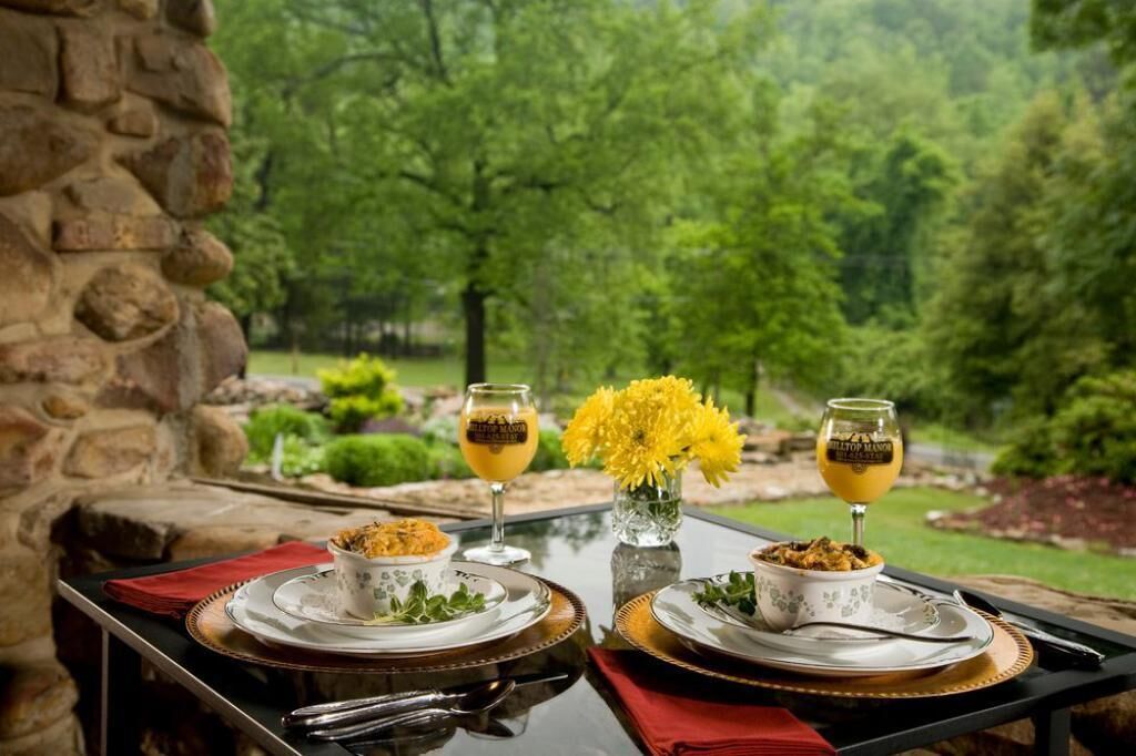 Hilltop Manor Bed and Breakfast