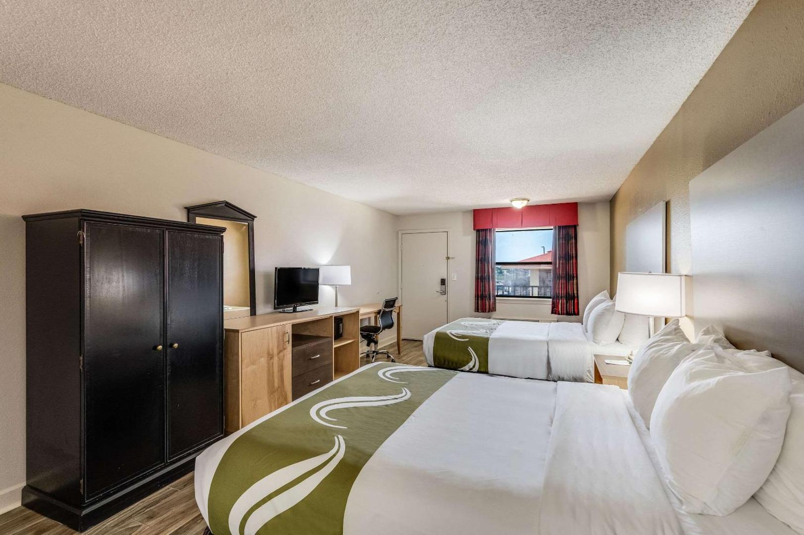 Quality Inn & Suites Hot Springs-Lake Hamilton