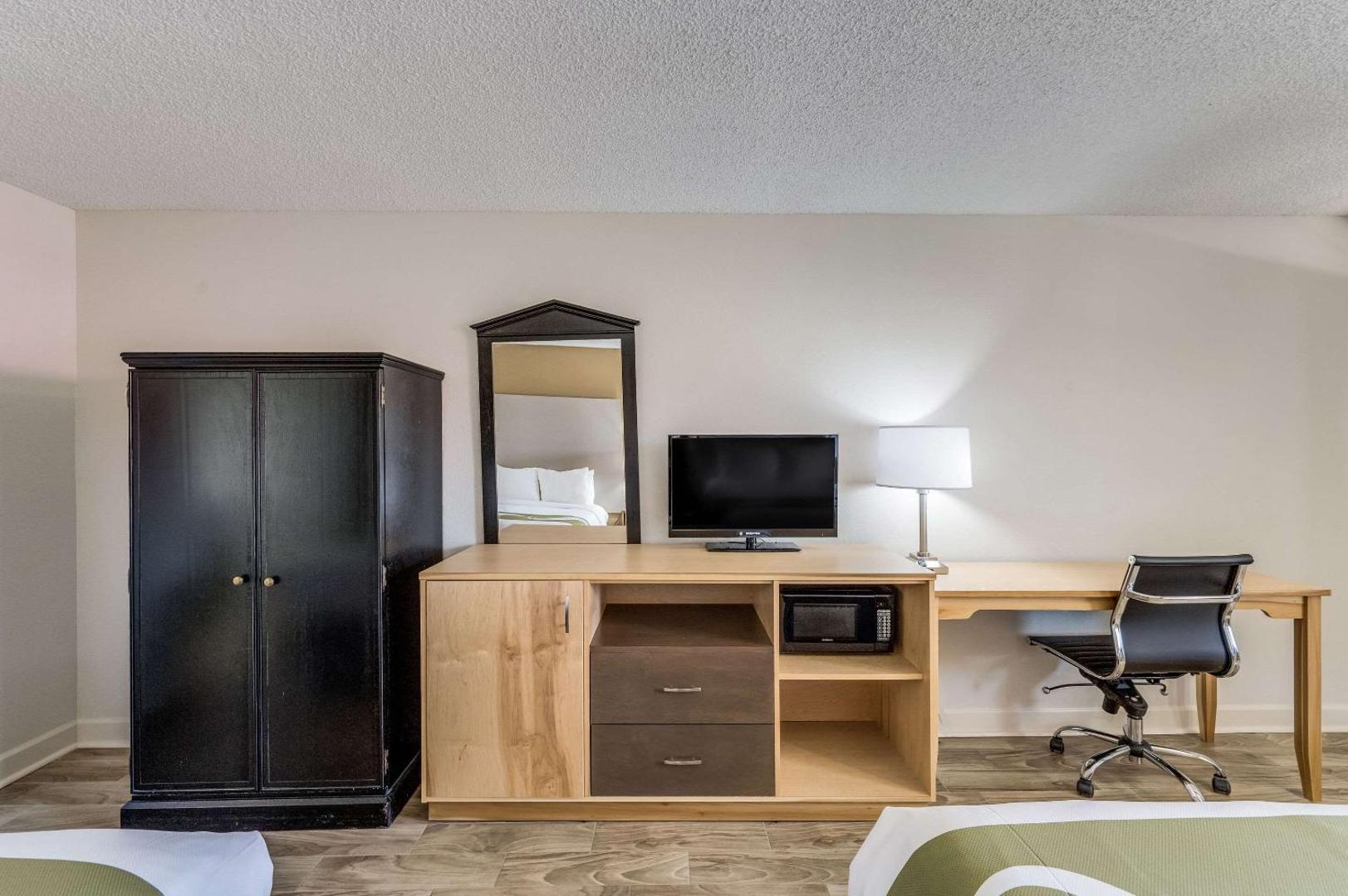 Quality Inn & Suites Hot Springs-Lake Hamilton