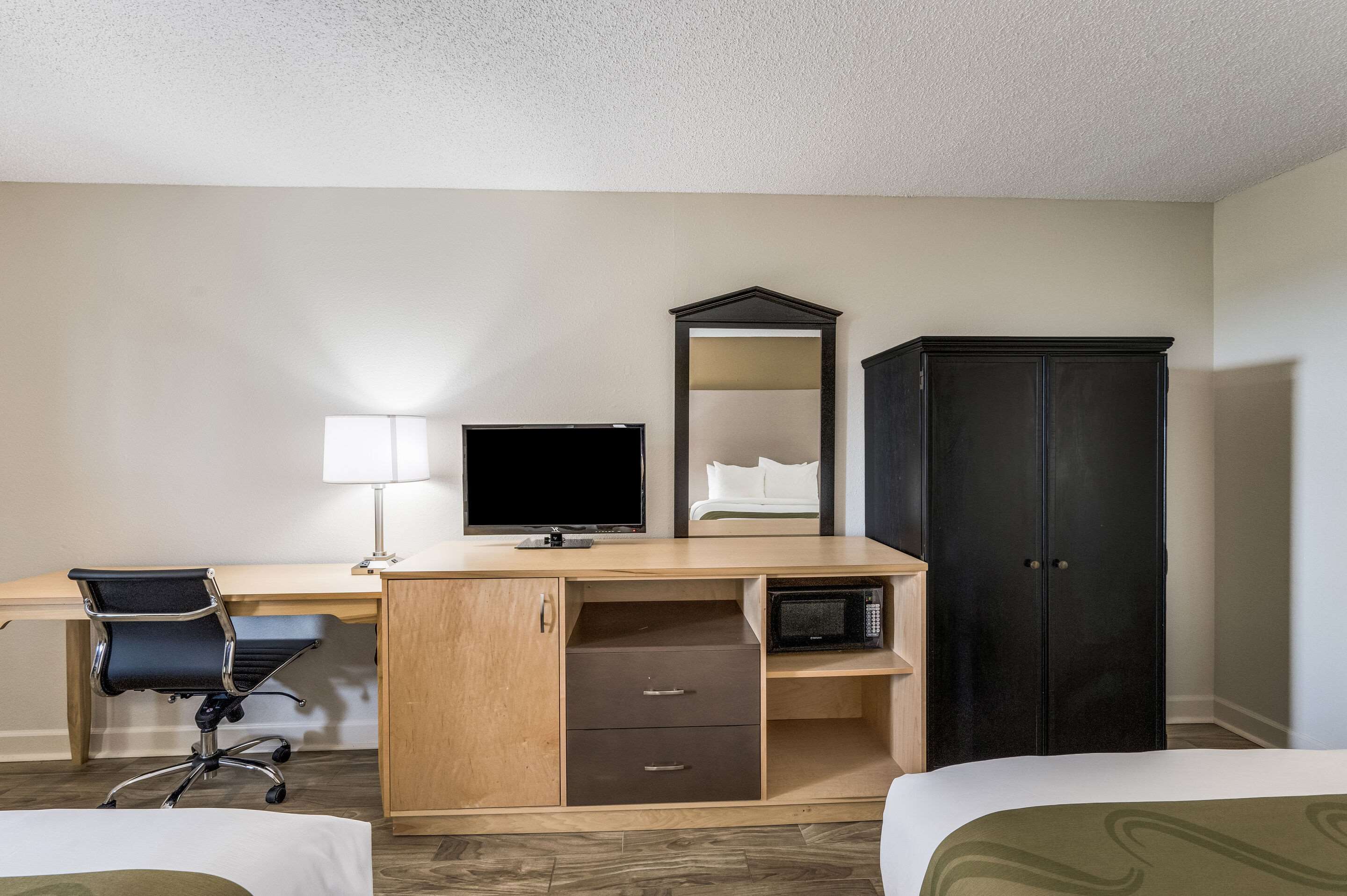 Quality Inn & Suites Hot Springs-Lake Hamilton
