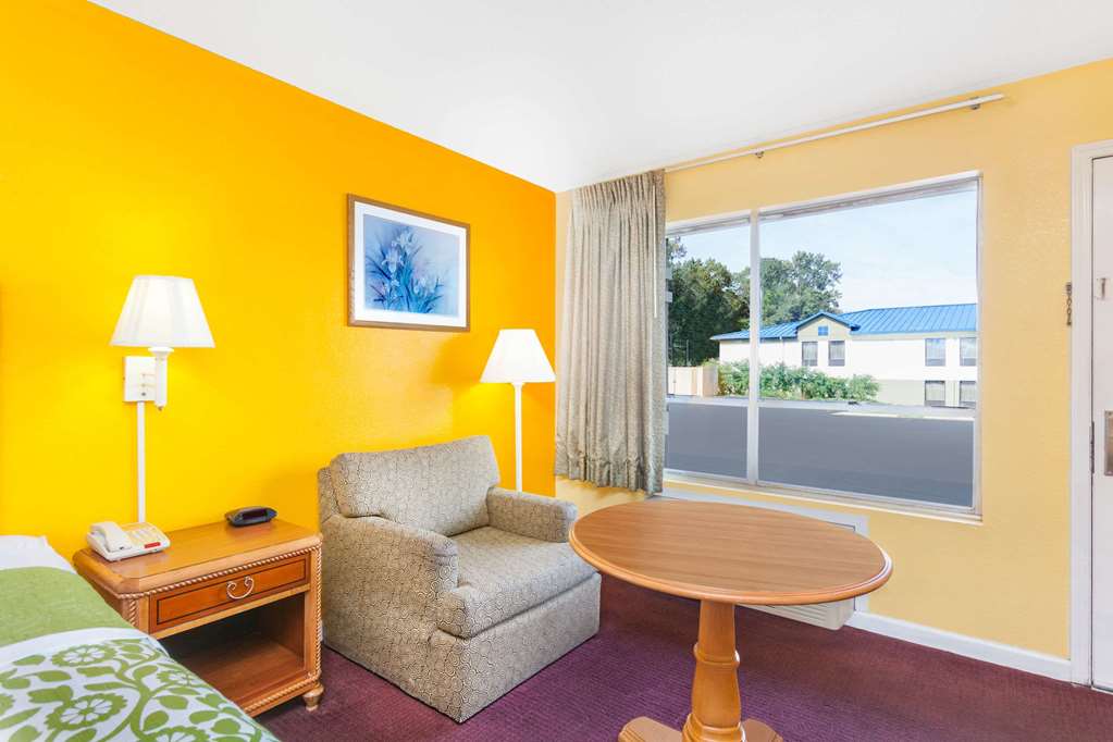 Days Inn by Wyndham Jacksonville