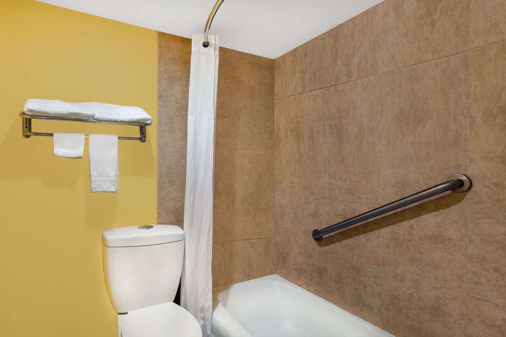 Days Inn by Wyndham Jacksonville