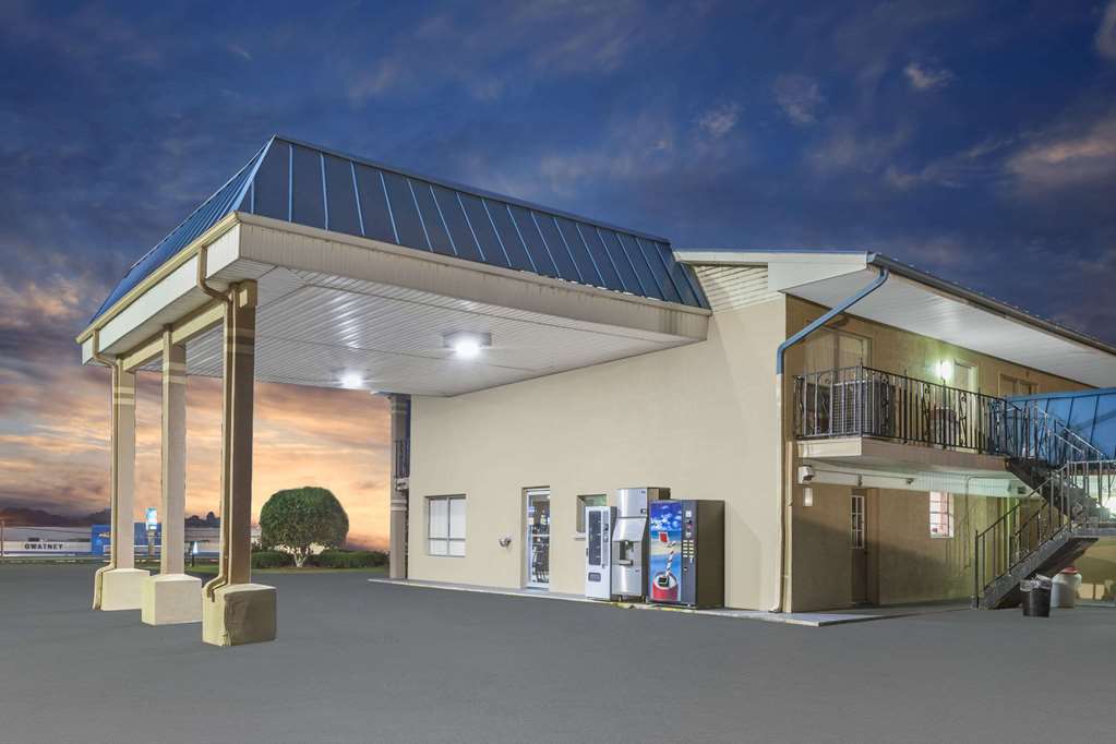 Days Inn by Wyndham Jacksonville