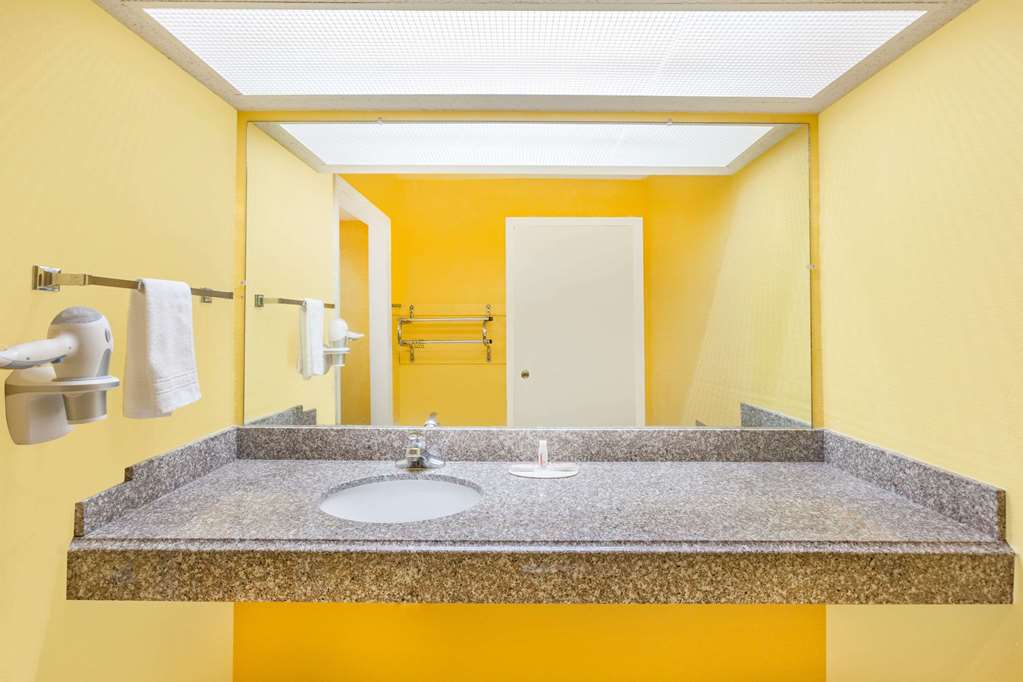 Days Inn by Wyndham Jacksonville