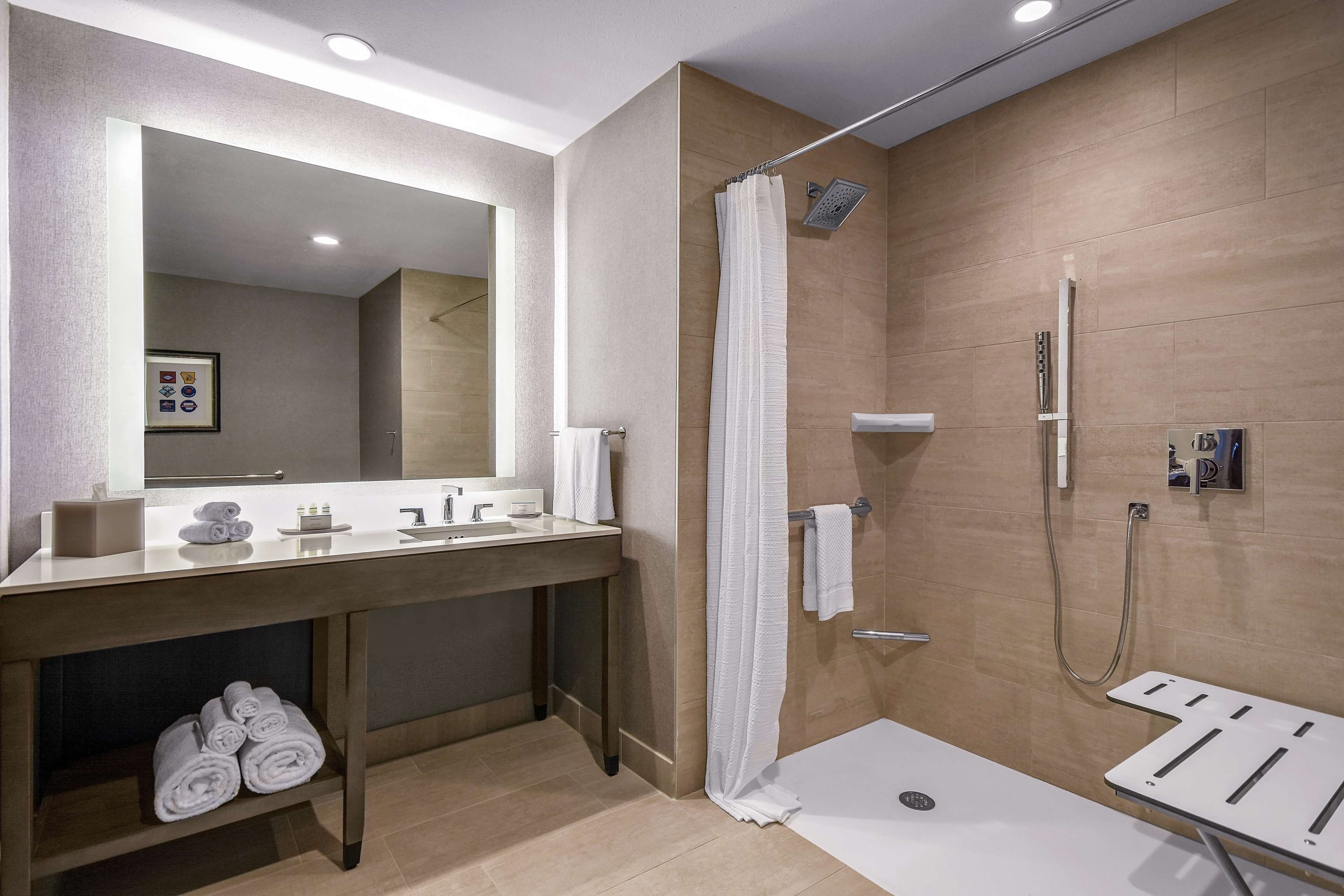 Embassy Suites by Hilton Jonesboro Red Wolf Convention Center