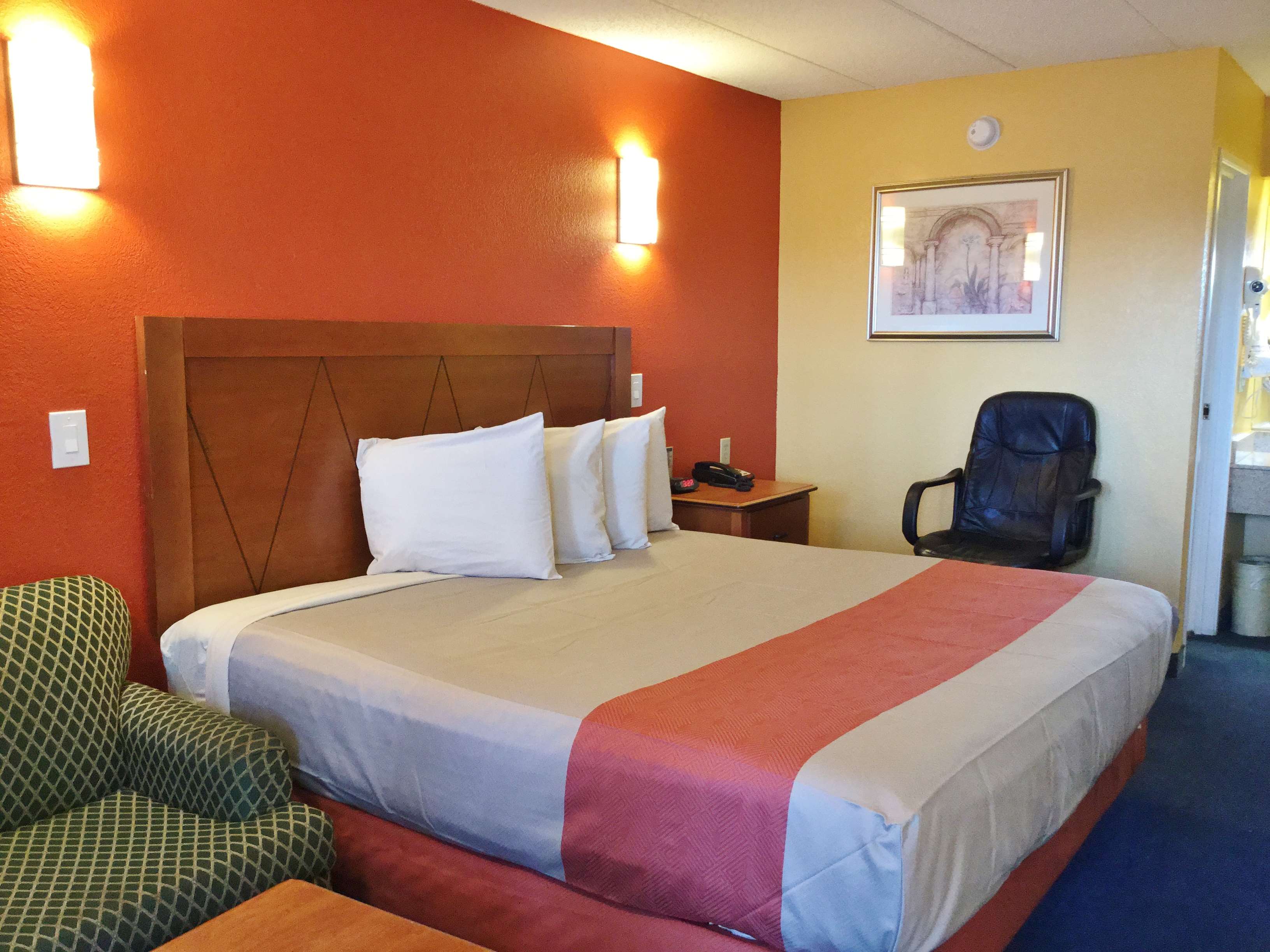 Americas Best Value Inn and Suites Little Rock