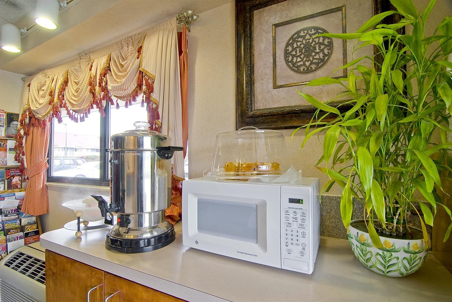 Americas Best Value Inn and Suites Little Rock