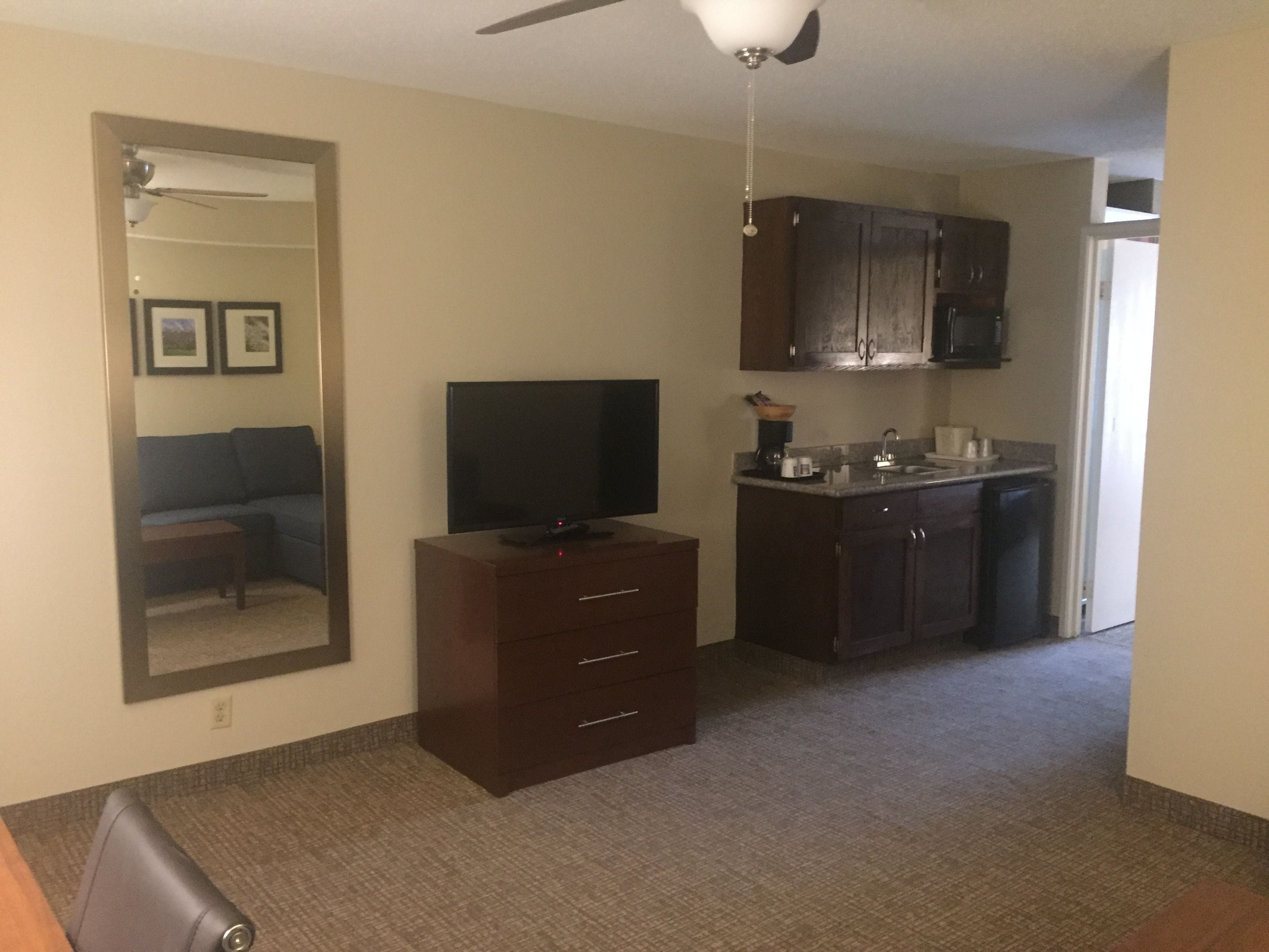 Comfort Inn & Suites Airport