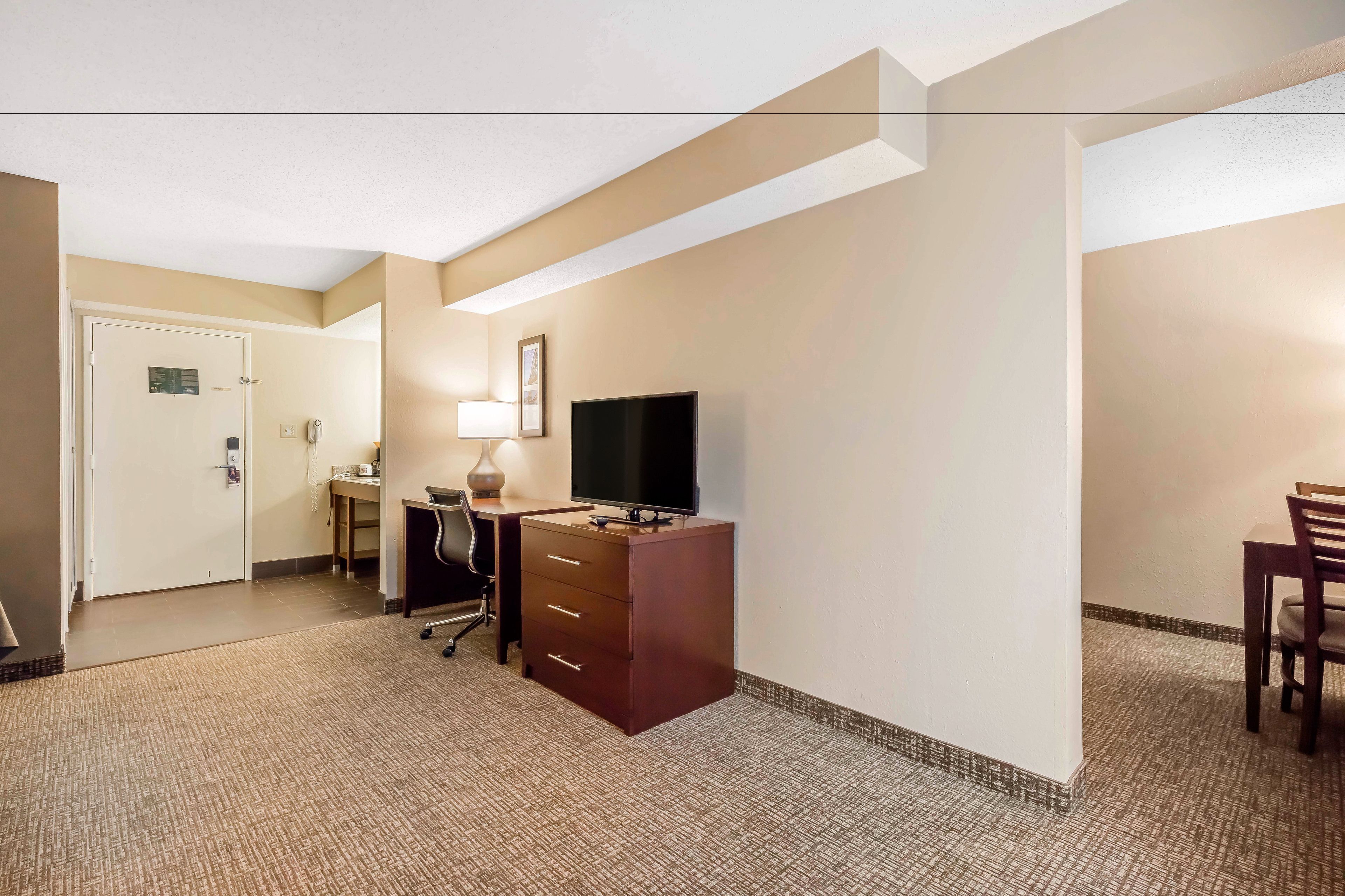Comfort Inn & Suites Airport