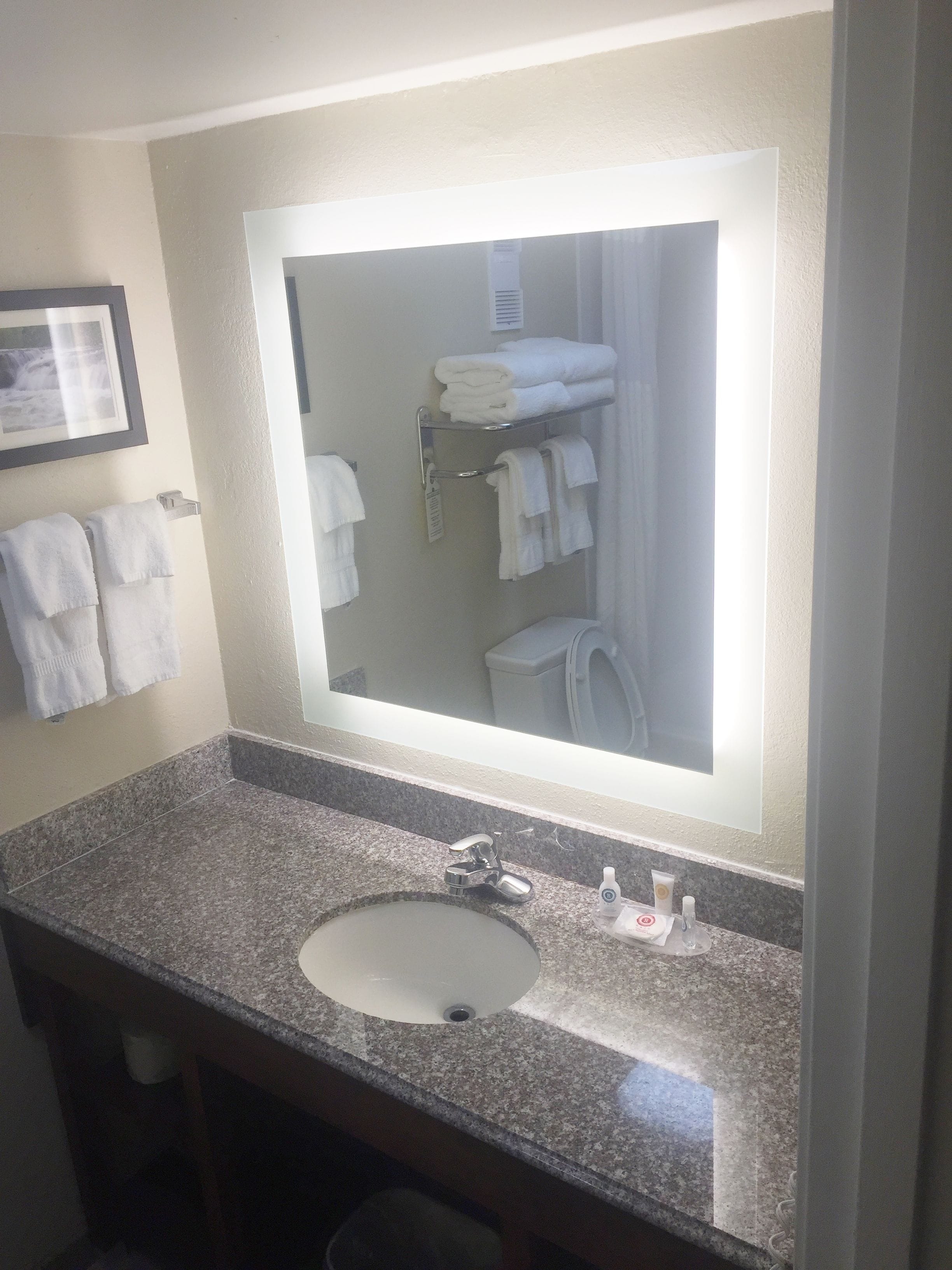 Comfort Inn & Suites Airport