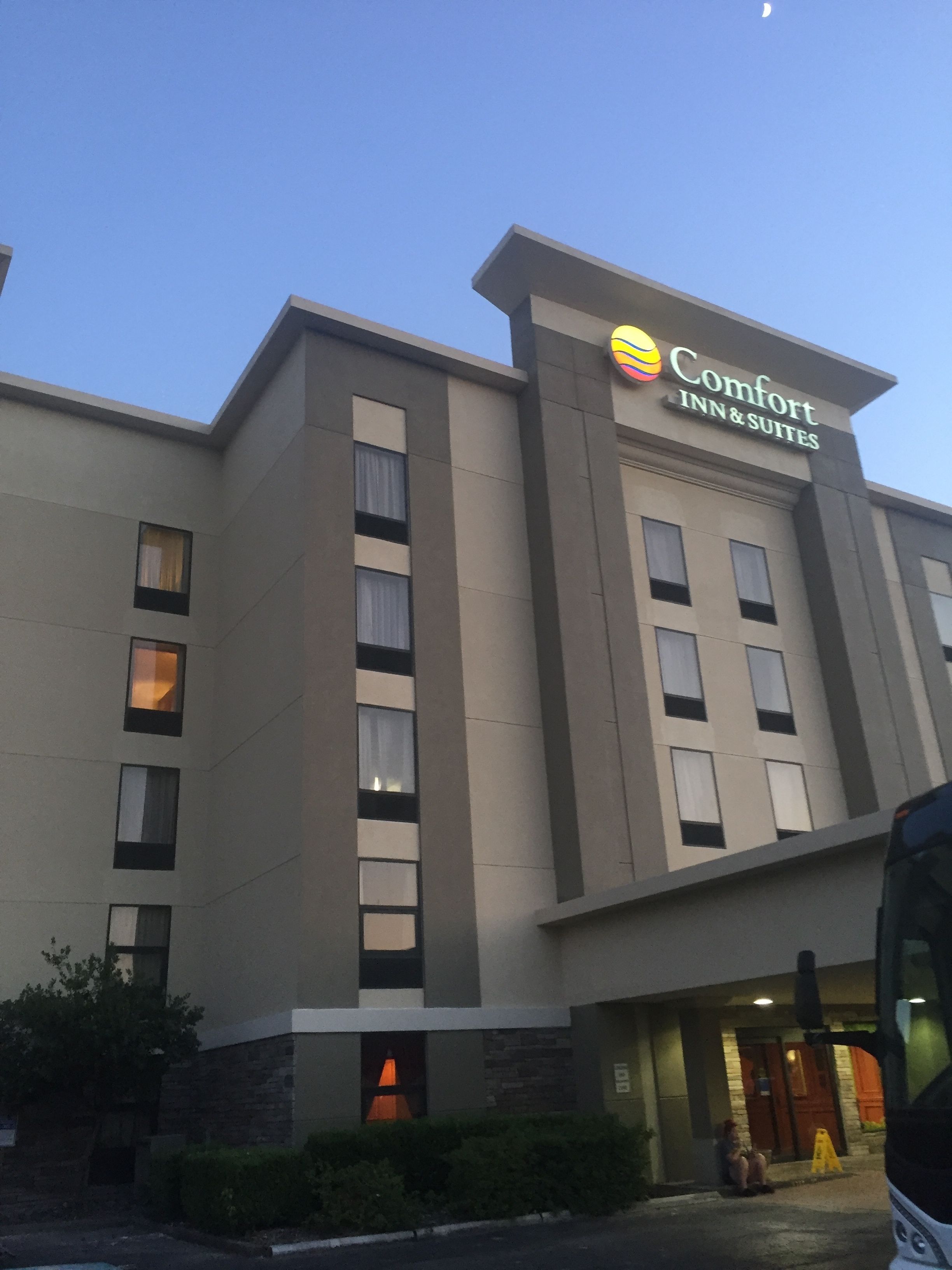 Comfort Inn & Suites Airport