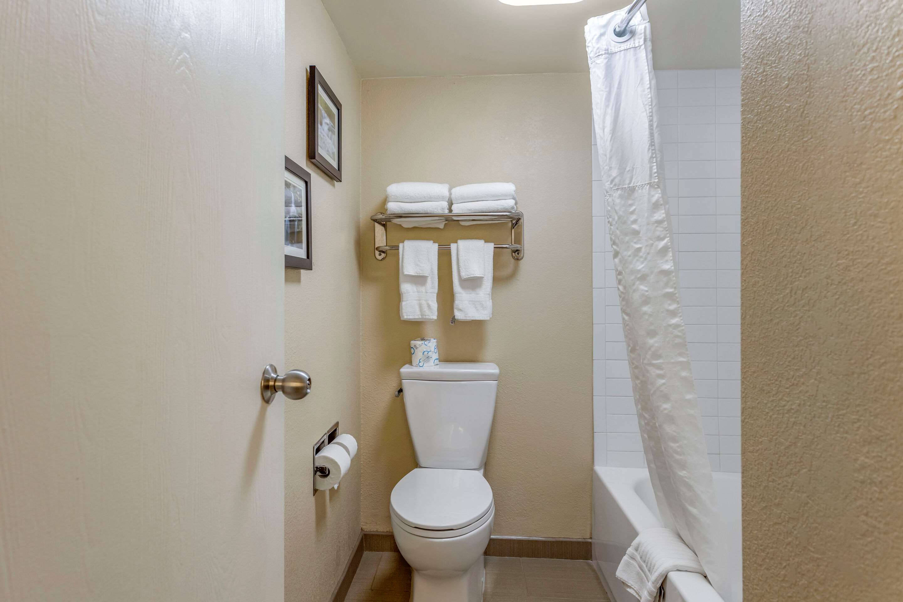Comfort Inn & Suites Airport
