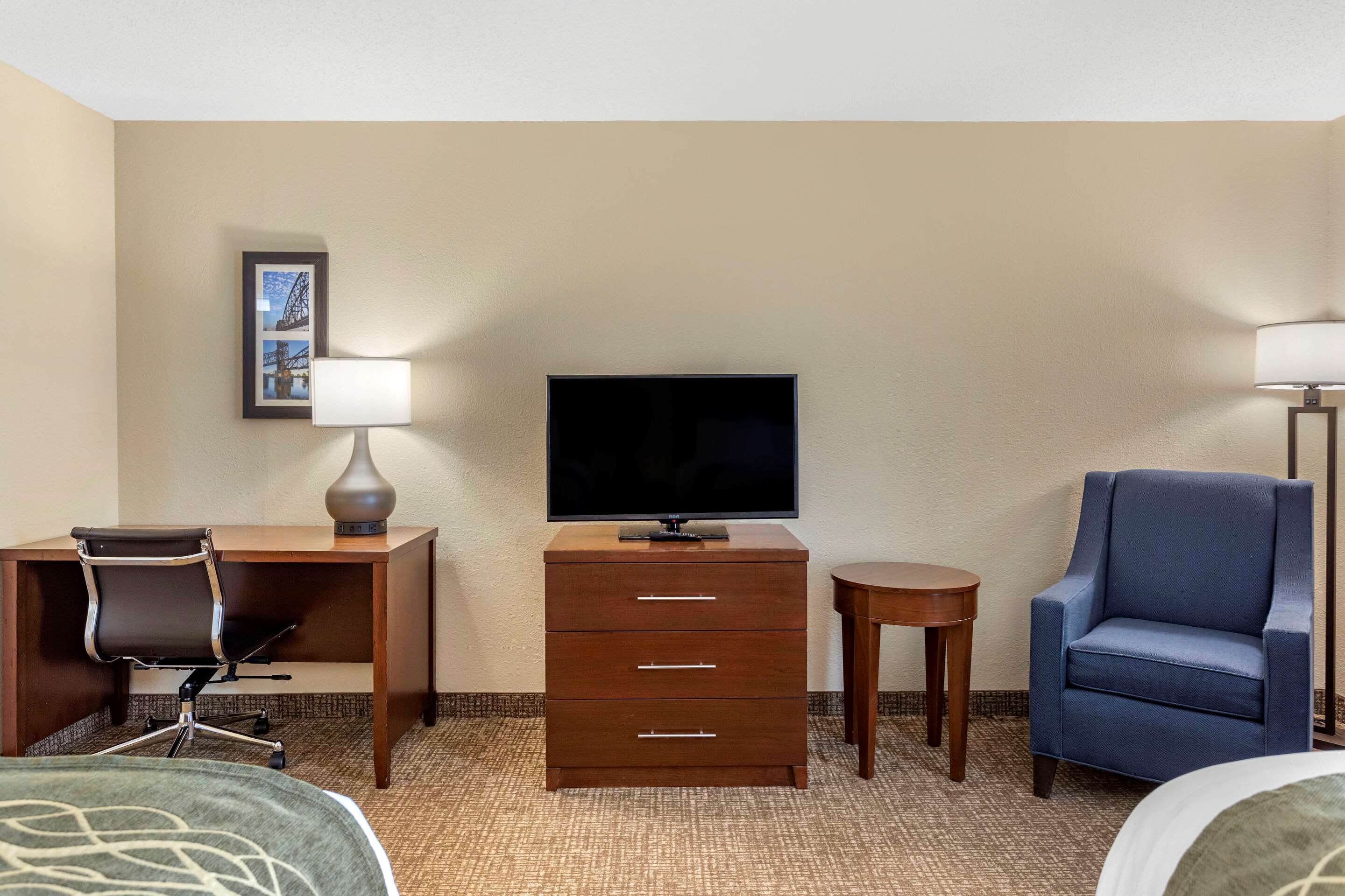 Comfort Inn & Suites Airport