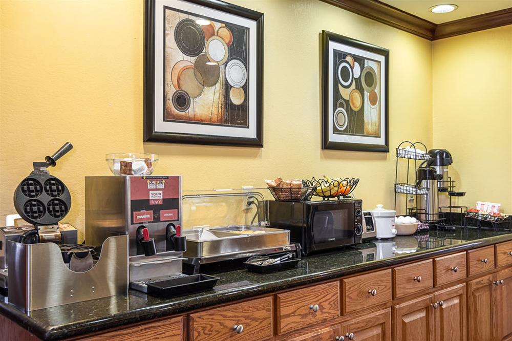Econo Lodge Inn & Suites Little Rock