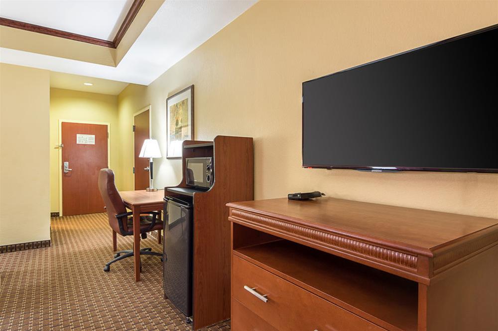 Econo Lodge Inn & Suites Little Rock