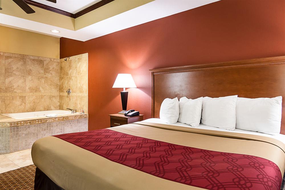 Econo Lodge Inn & Suites Little Rock