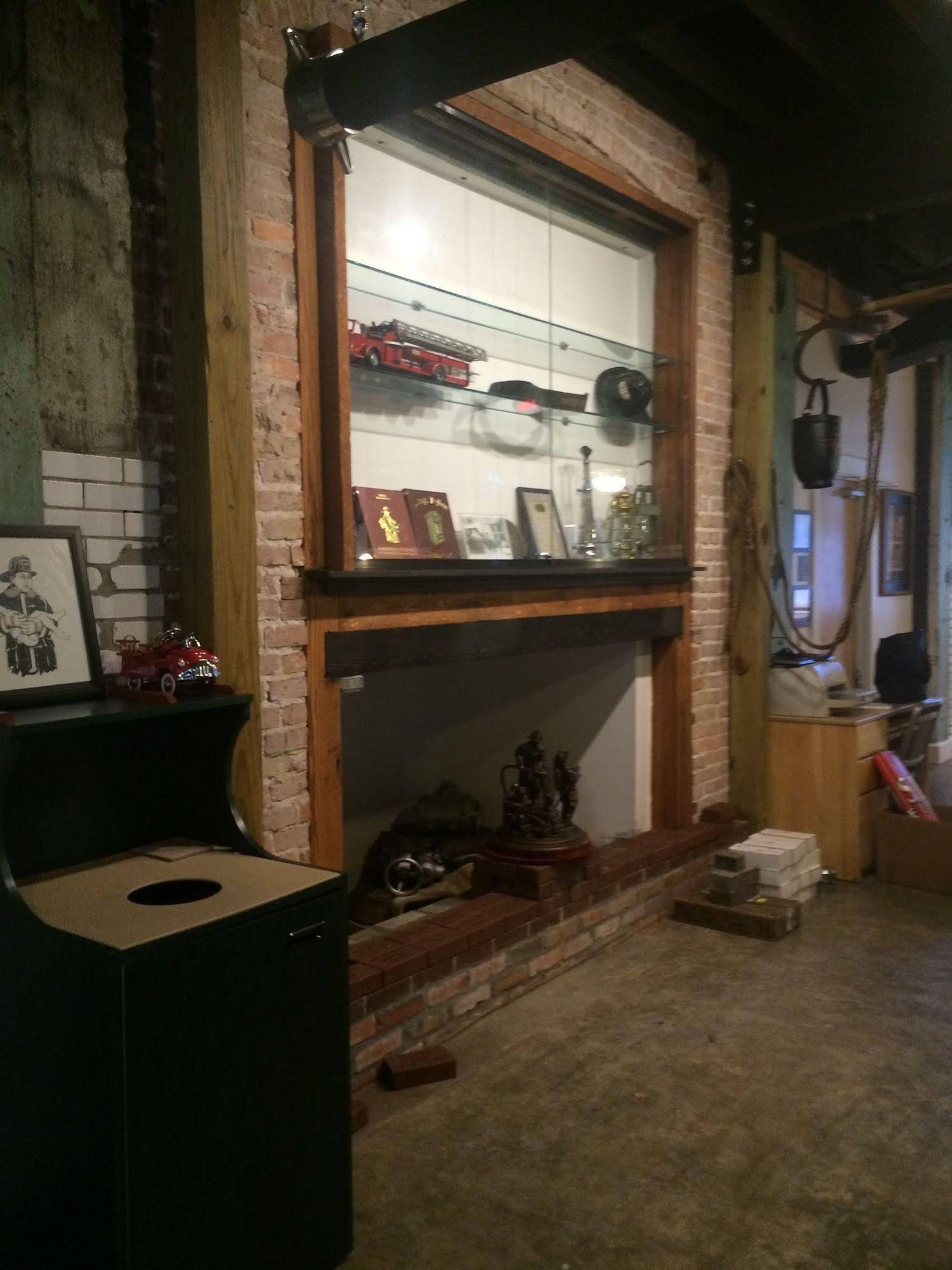 HI Little Rock Firehouse Hostel & Museum