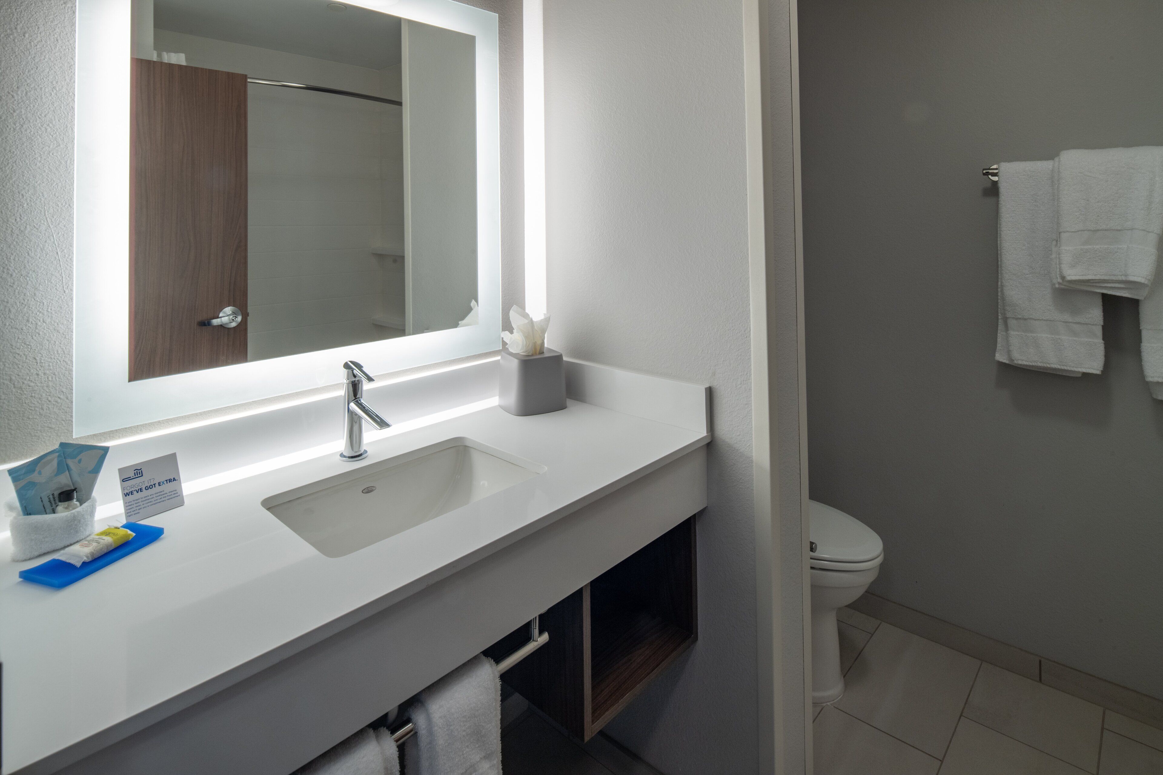 Holiday Inn Express and Suites Little Rock Downtown, an IHG Hotel