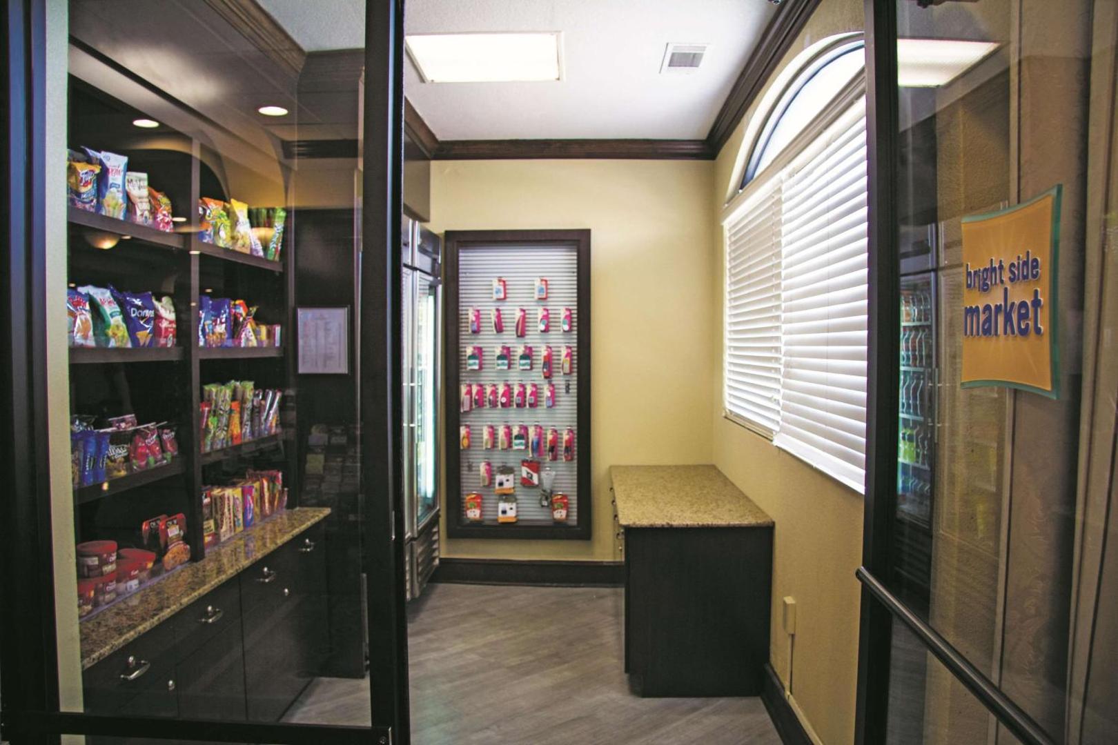 La Quinta Inn & Suites by Wyndham Downtown Conference Center