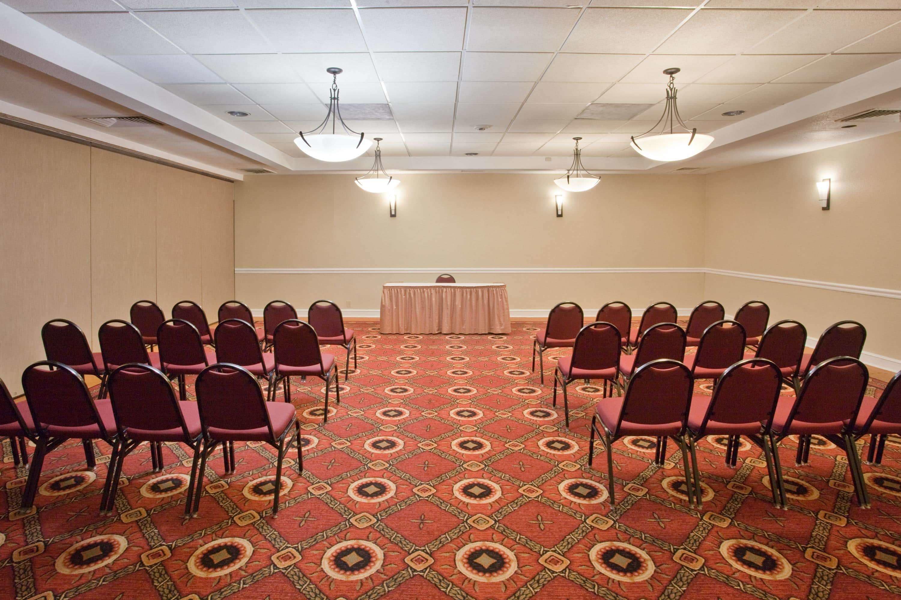 La Quinta Inn & Suites by Wyndham Downtown Conference Center