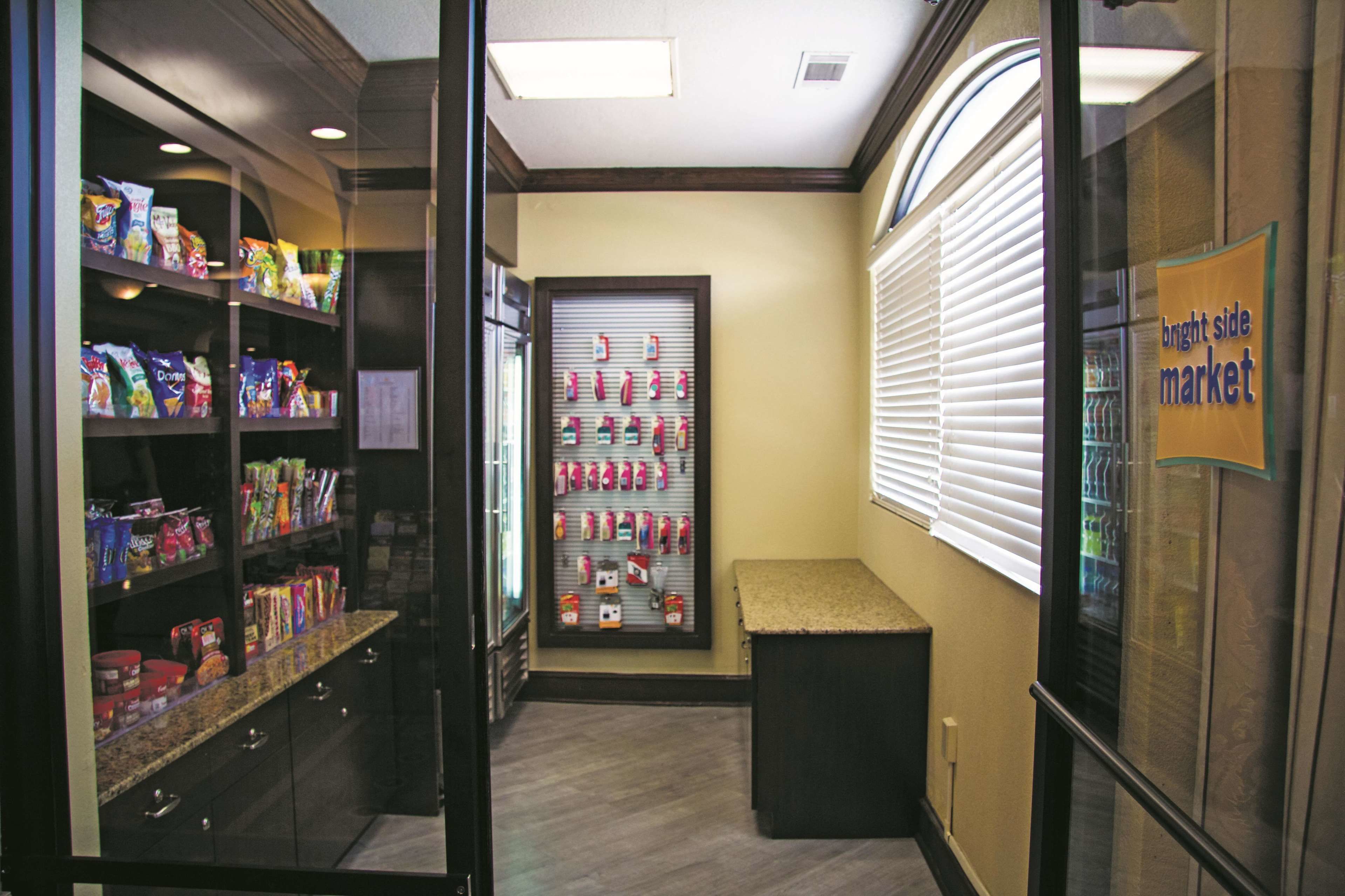 La Quinta Inn & Suites by Wyndham Downtown Conference Center